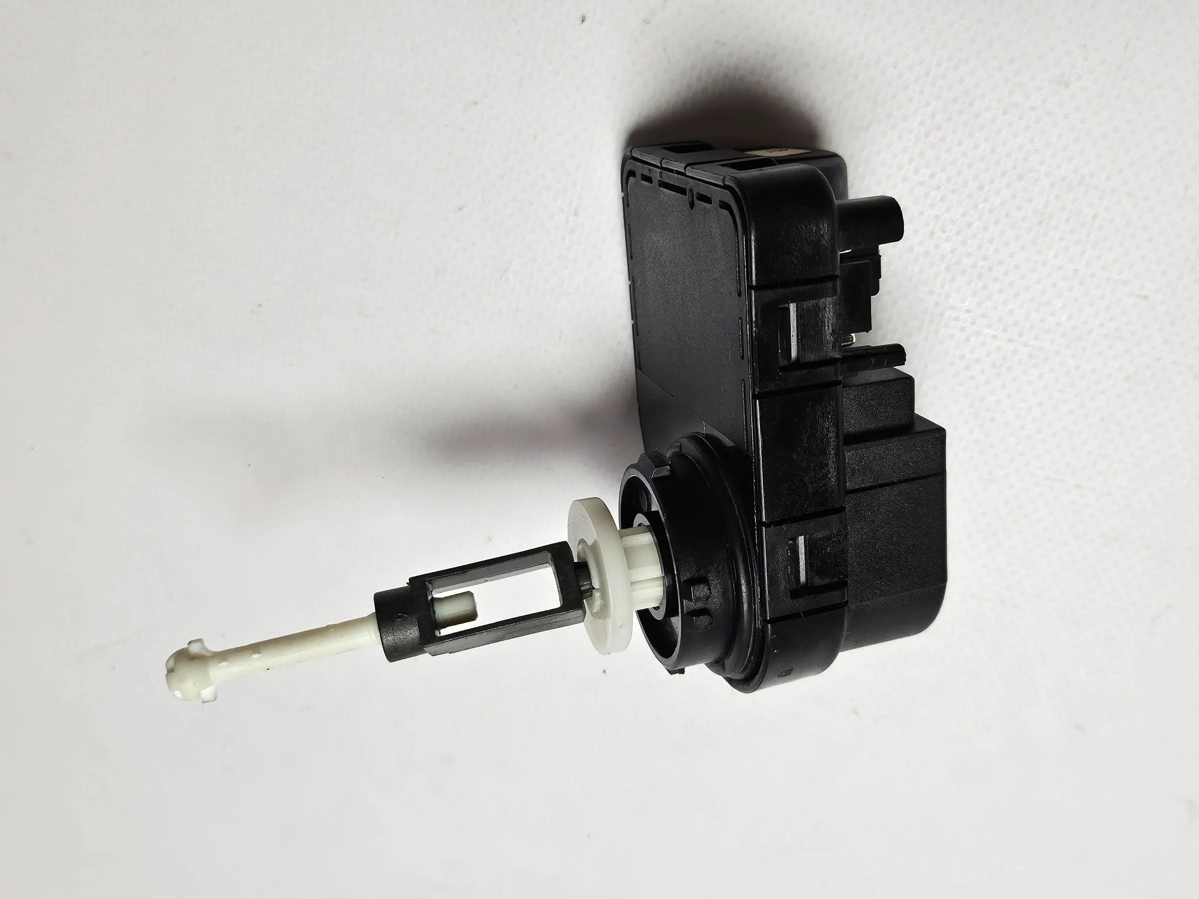 ORIGINAL Mercedes Benz E-Klasse W210 Stellmotor Motor Scheinwerfer 00745700 DE