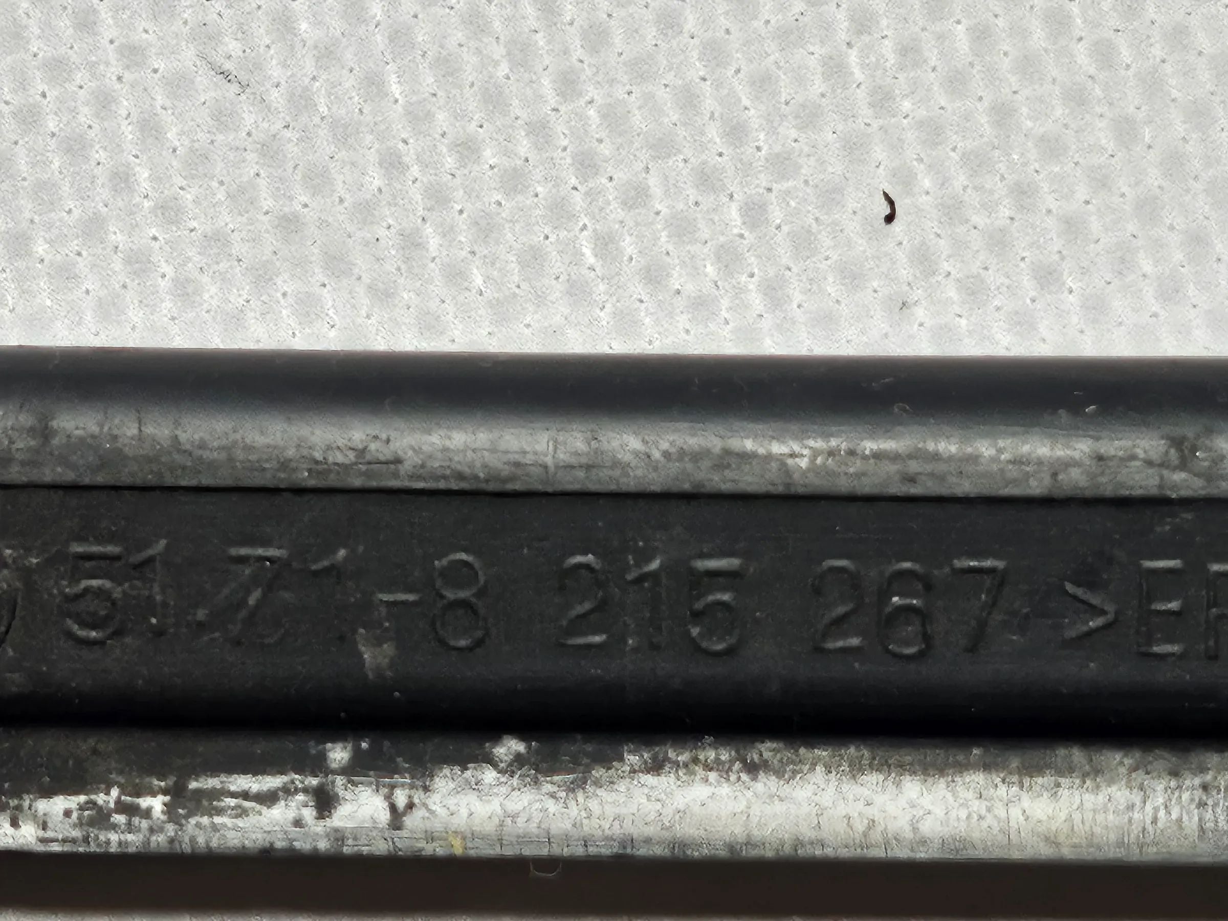 Originele BMW E39 deksel scharnier links 51718215267