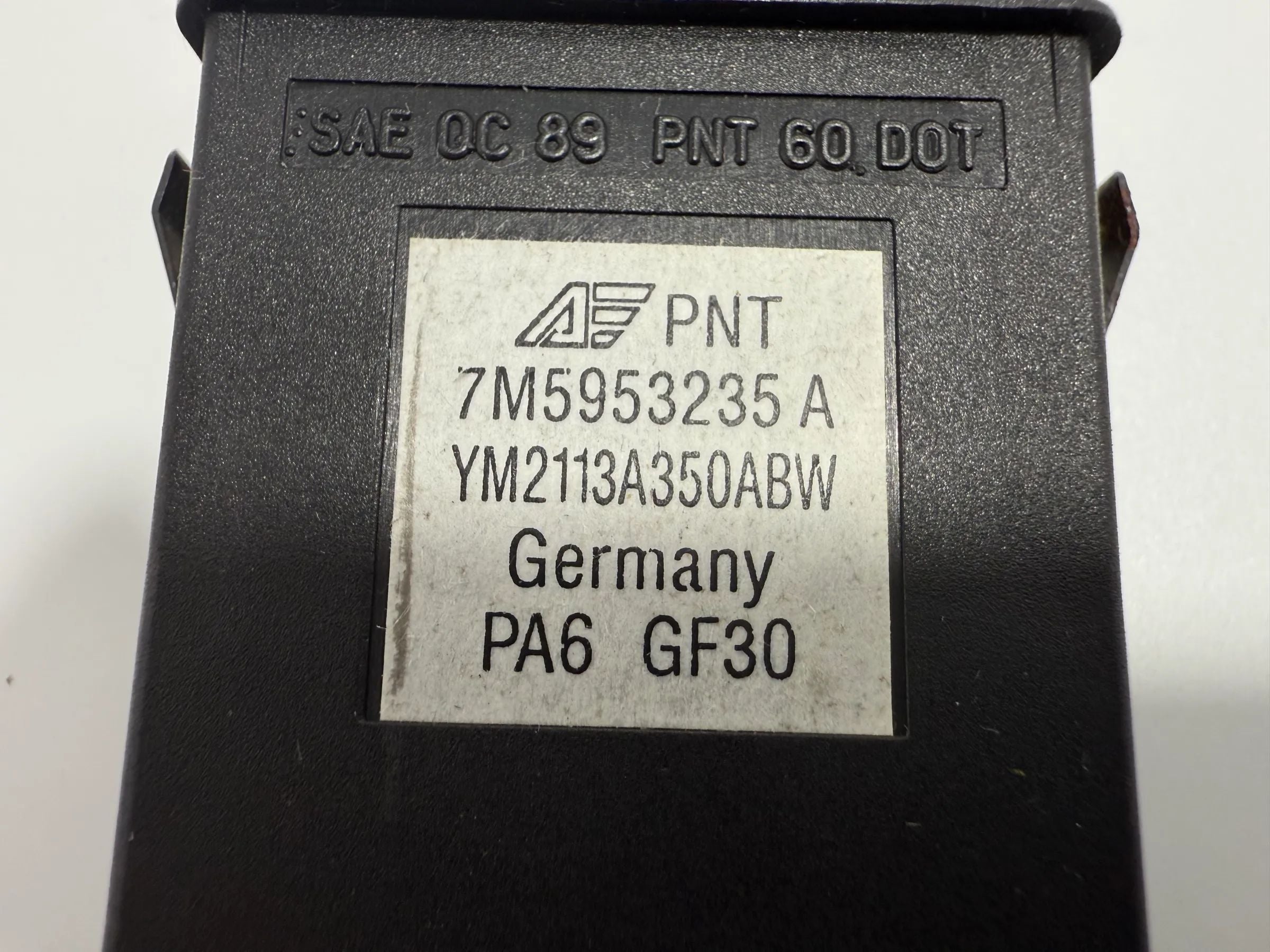 อะไหล่แท้ VW Sharan / Ford Galaxy 7M5953235A สวิตช์ไฟฉุกเฉิน ปุ่มกด