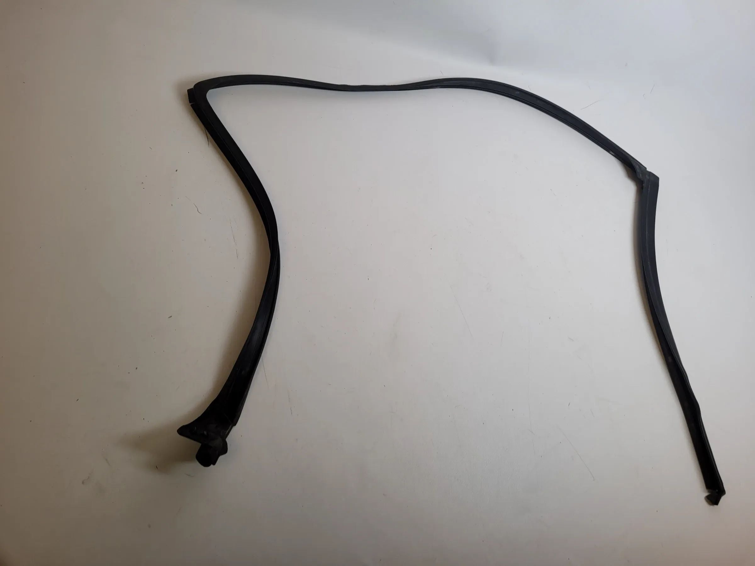 BMW 5er Touring E39 Türdichtung Führung Links Hinten Außen Oben (Original)