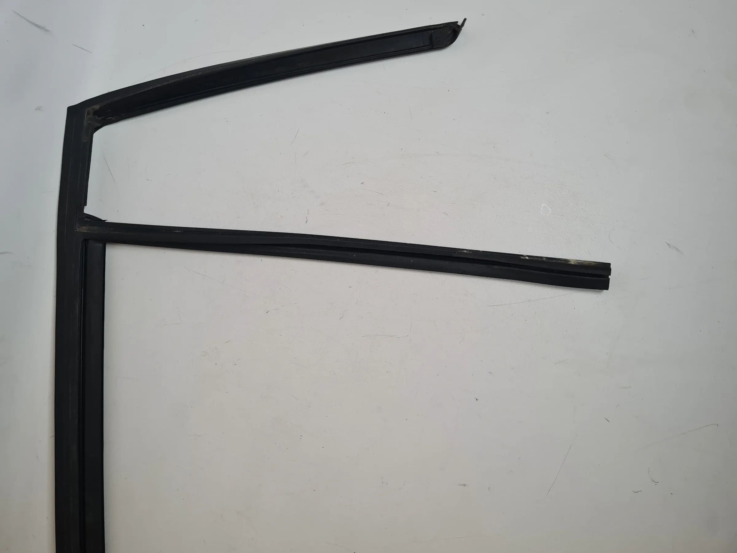 BMW 3er Touring E91 Fenster Dichtung Gummi Hinten Links 16850 Original