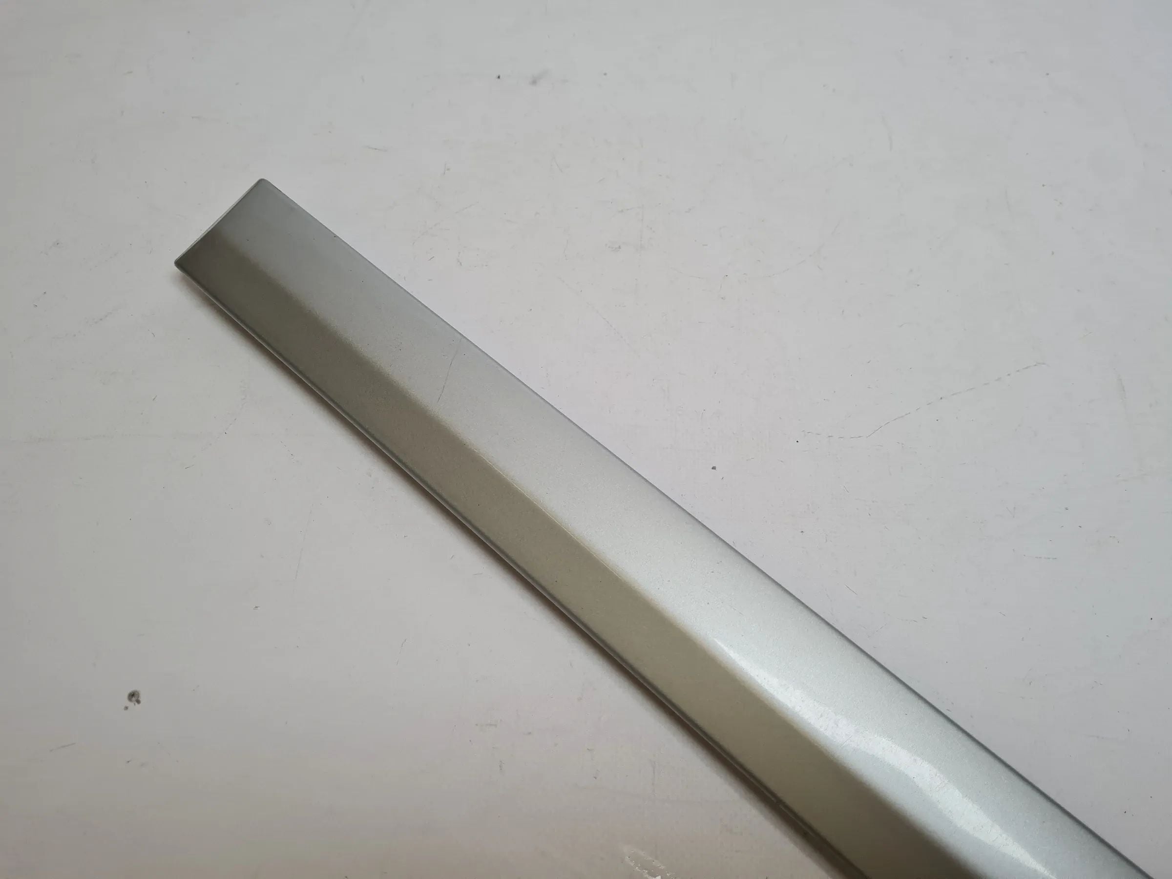Original Mercedes C-Klasse (CL203) Dekor-/Zierleiste Rechts Silber A2036903082