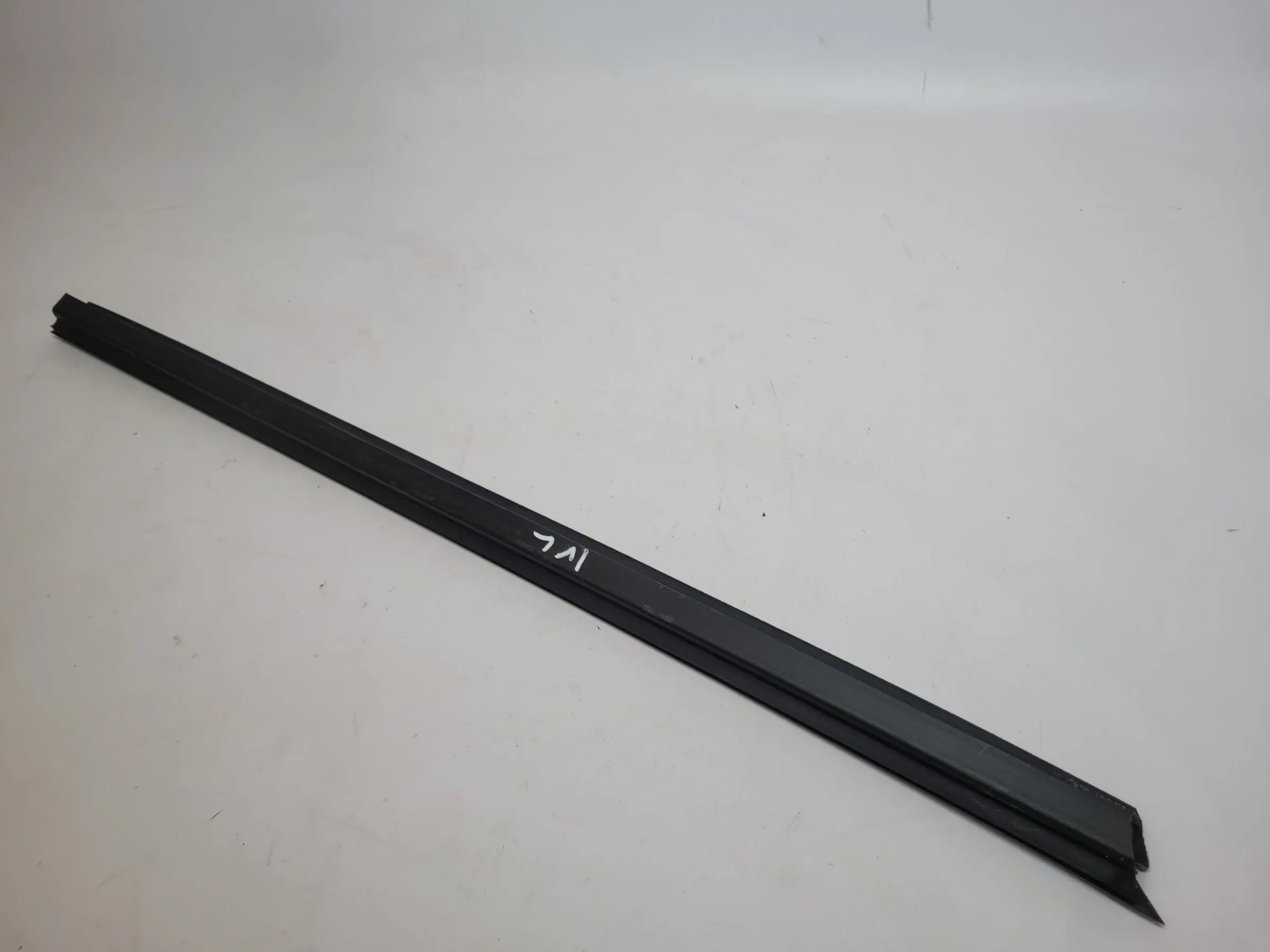 BMW 3er Touring E91 Schachtleiste Dichtung 1 Vorne Links Innen 17033 Original