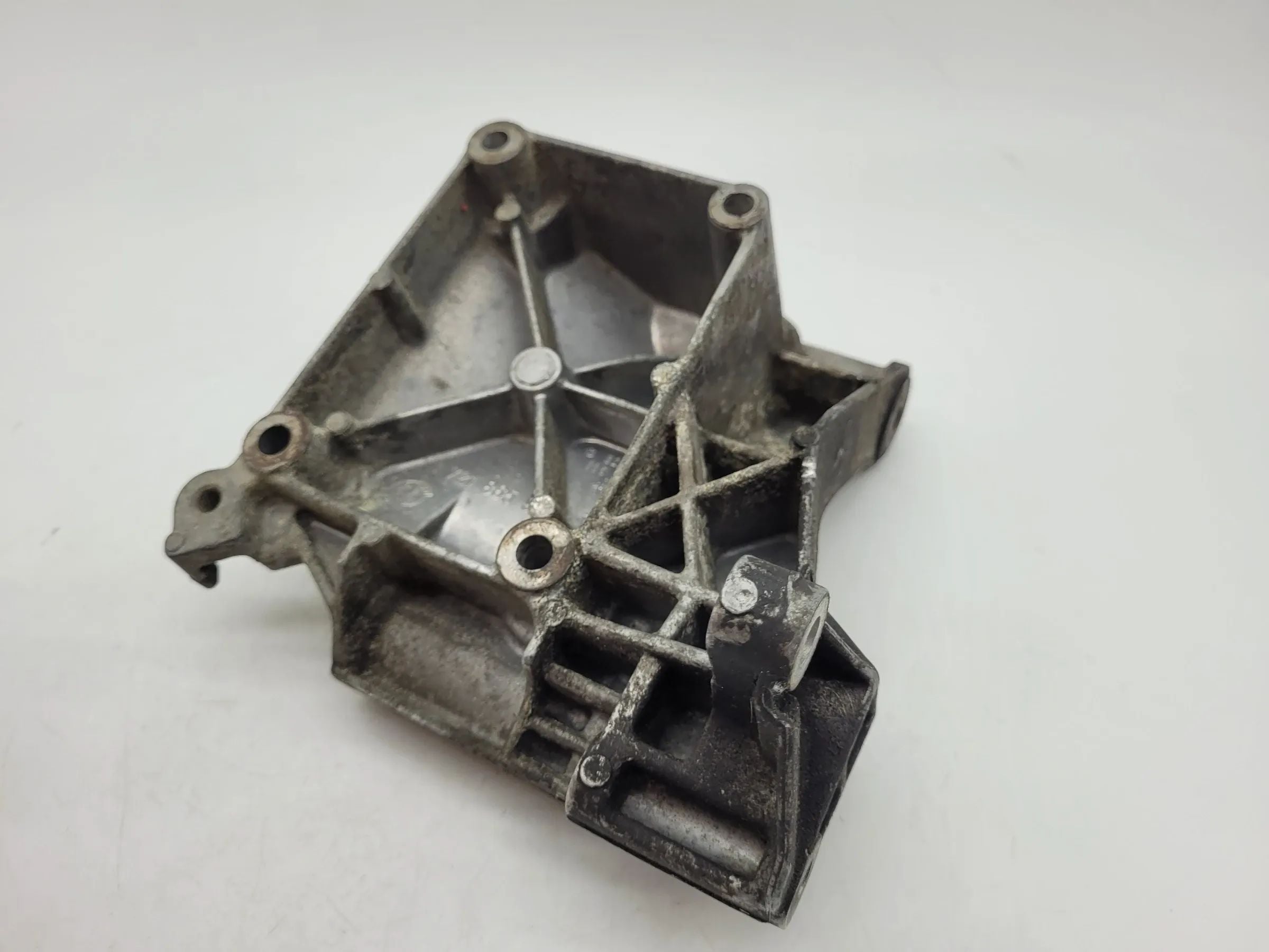 BMW 3er E36 Motorhalter Halterung Lichtmaschine 1721865.9 (Original)