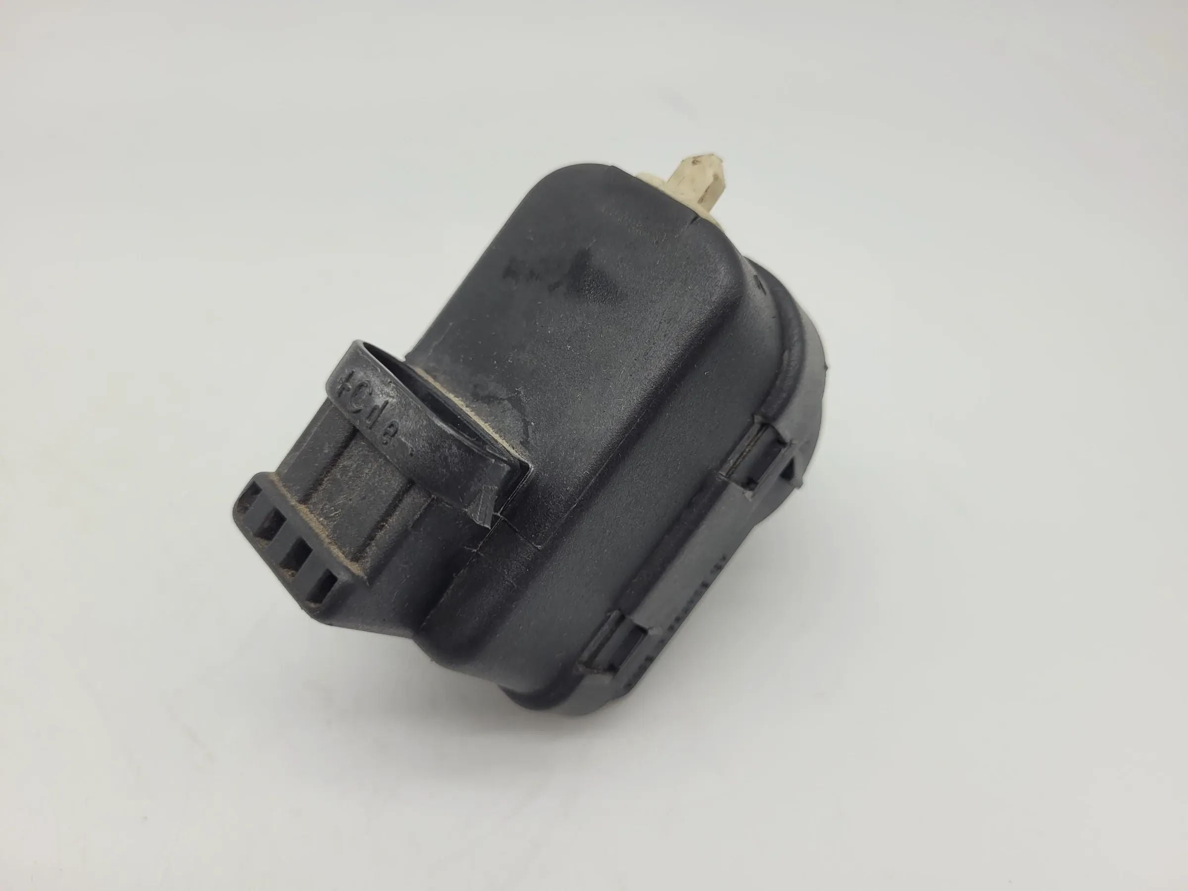 Renault Megane I 1 BA0/1 Scheinwerfer Stellmotor LWR L/R 7700840141 (Original)