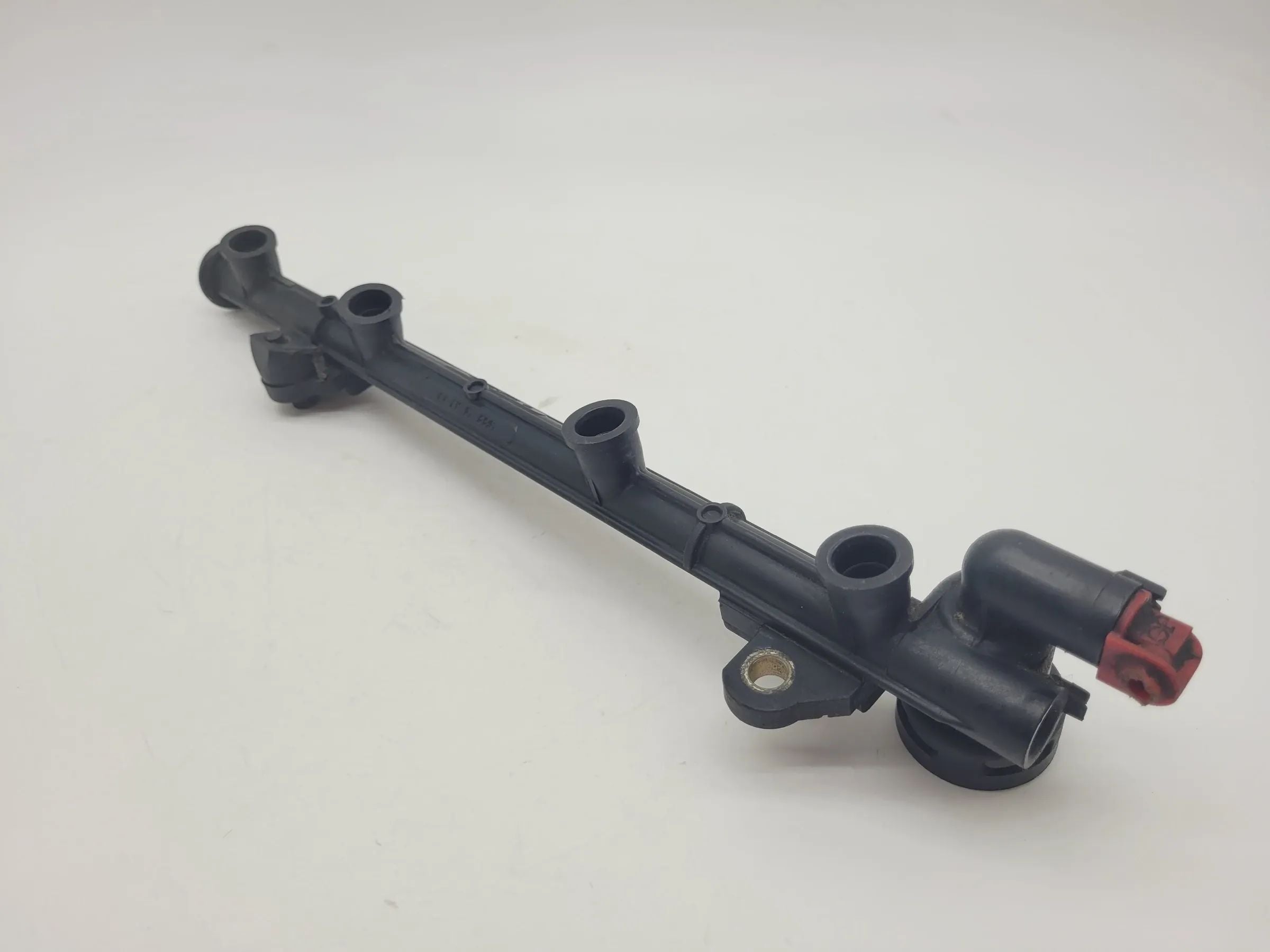 Ford Fiesta IV 4 Kraftstoffverteiler Einspritzleiste 98BF-9E317-AA (Original)