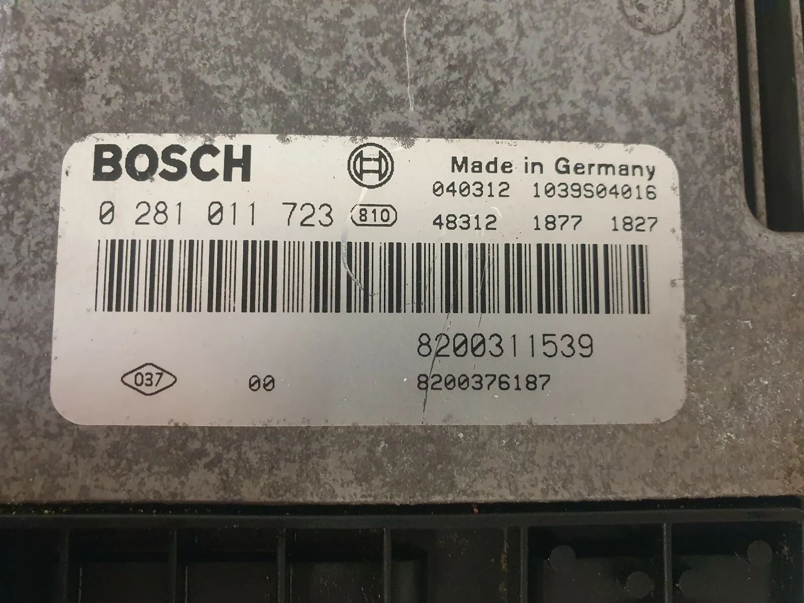 Original Renault Laguna II 1.9 dCi engine control unit 0281011723 8200311539 