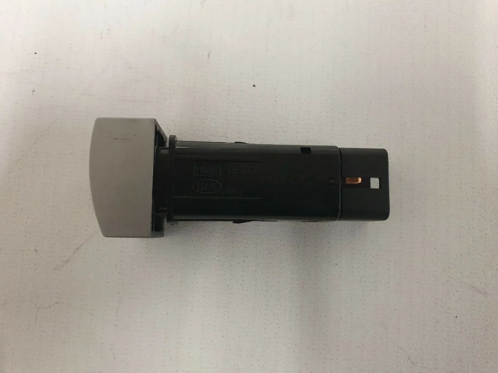 orig Kia Carnival switch seat heating right 0K53C66420 switch seat heated K42 