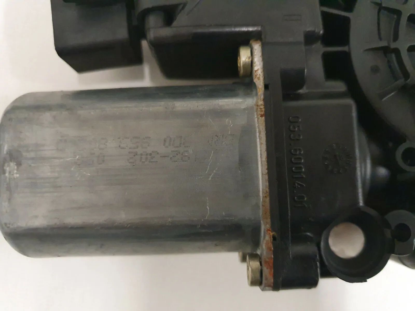 Oryginalny silnik podnośnika szyby Audi A4 B5 Avant prawy 8D0959802D