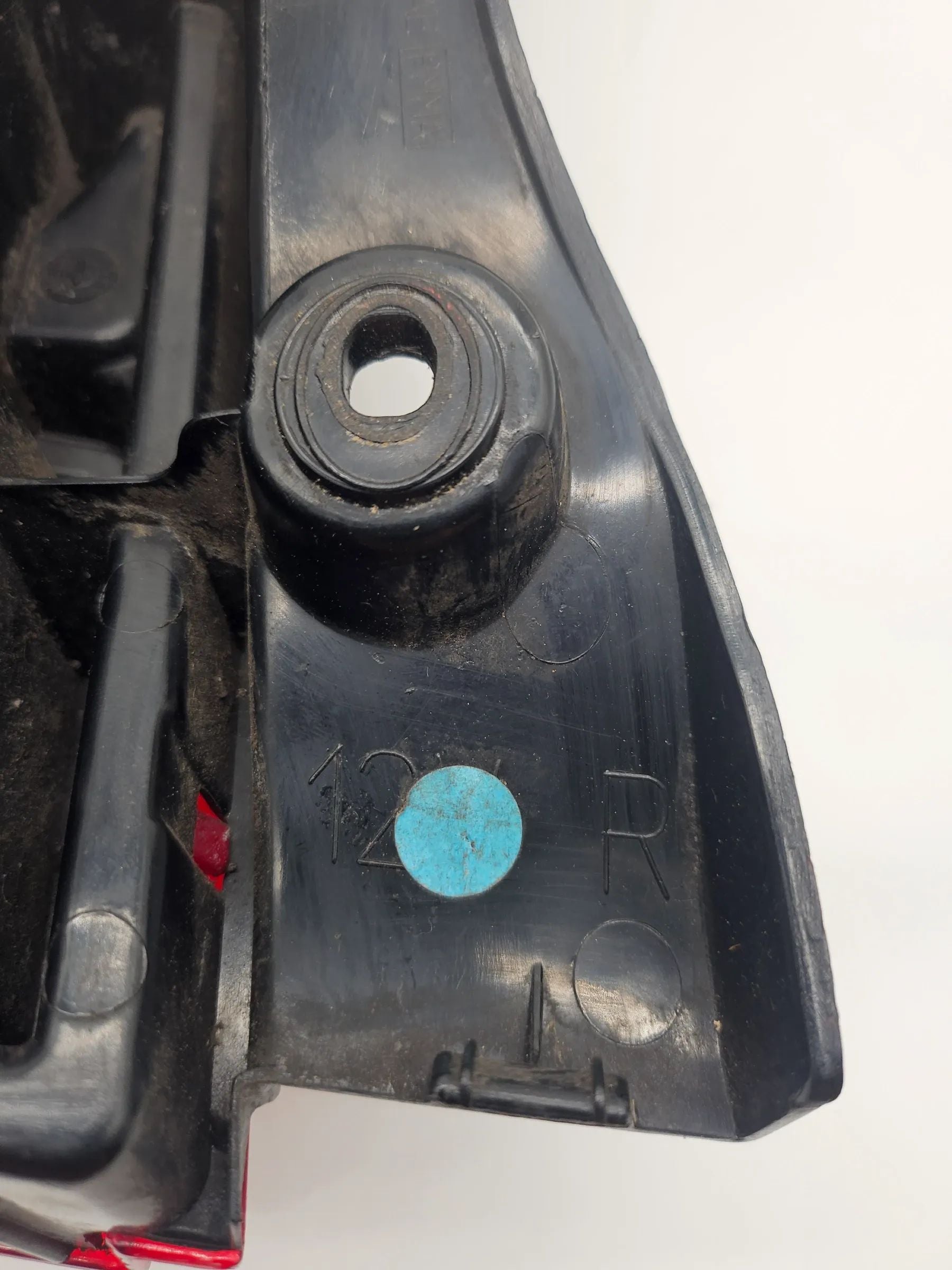 piloto trasero derecho original Nissan Micra K12