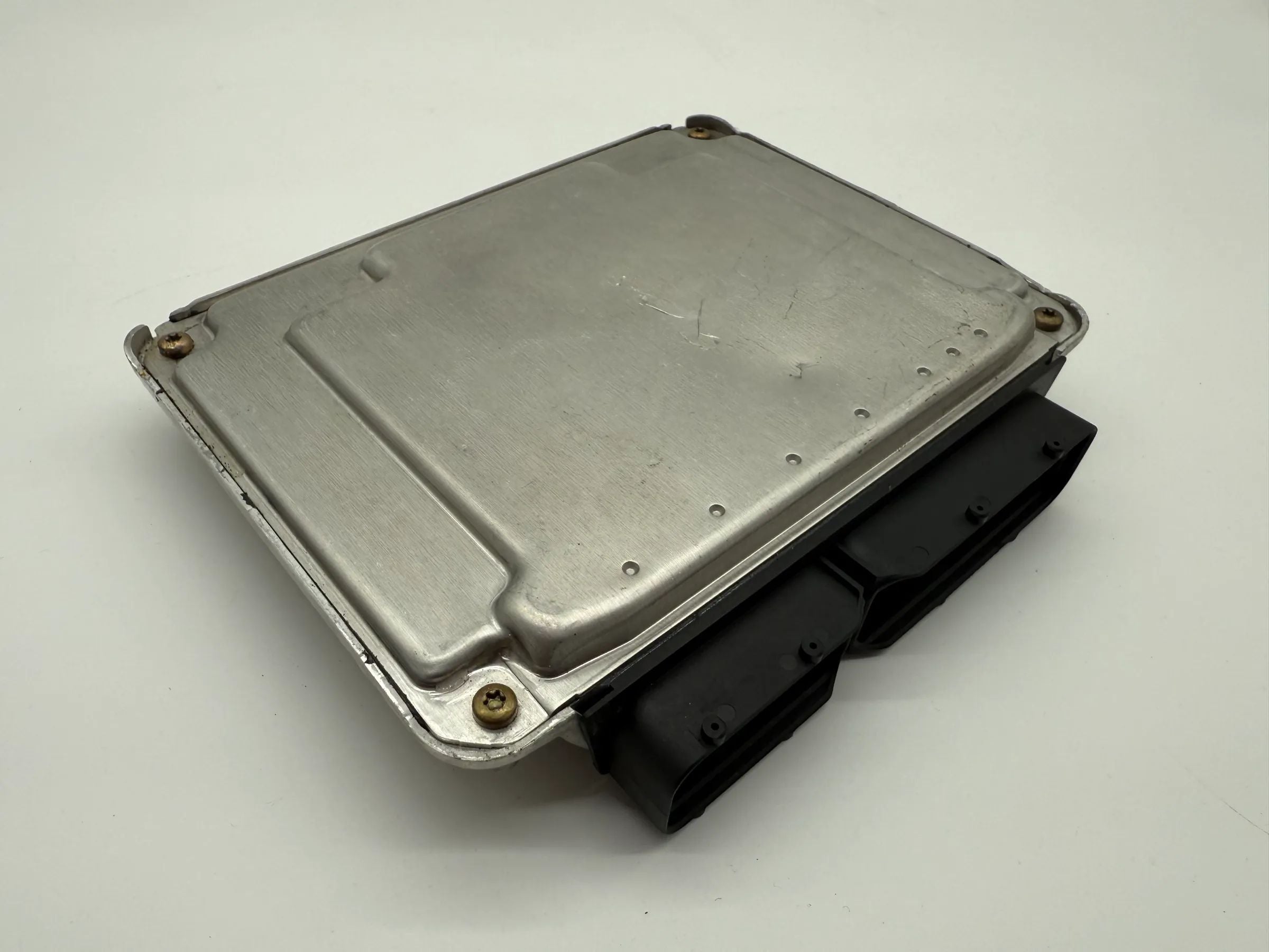 Boîtier de commande moteur 2.5TDI AUDI A4 B6 VW 8E0907401 0281010492