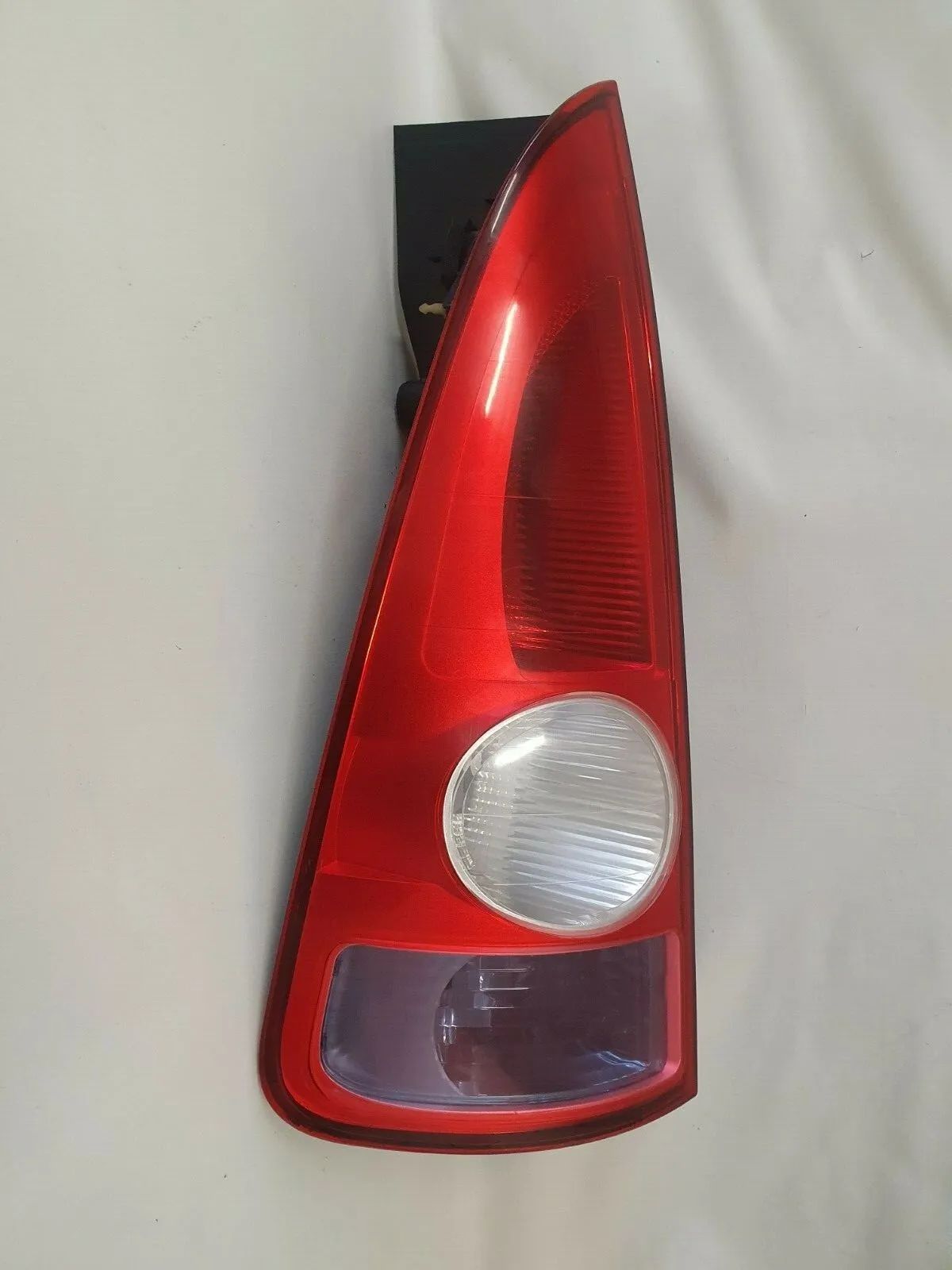 оригинальный задний левый фонарь RENAULT Espace IV 8200027153 водительская сторона