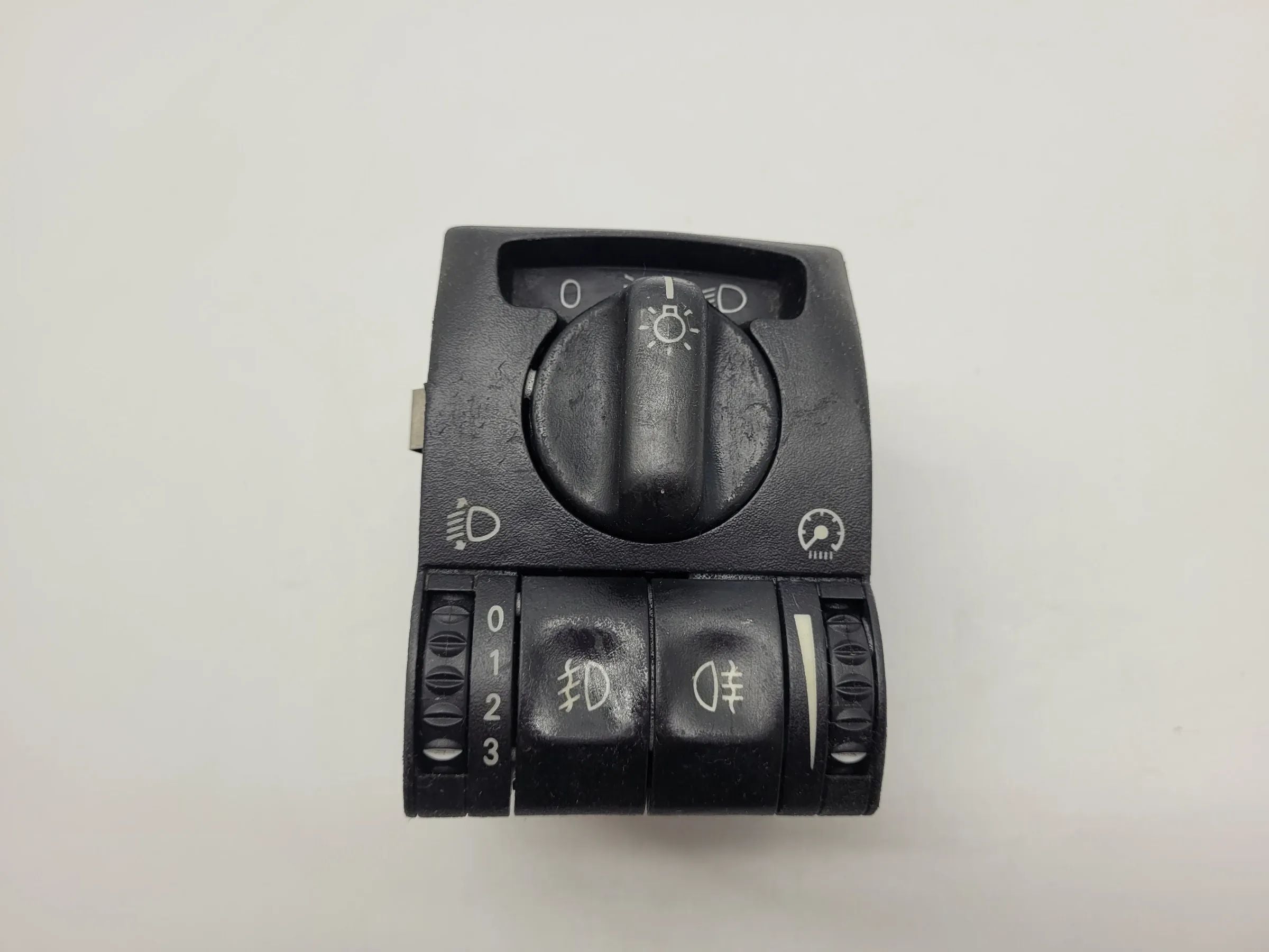 Original Opel Omega B (V94) Lichtschalter Regulierung 90460591