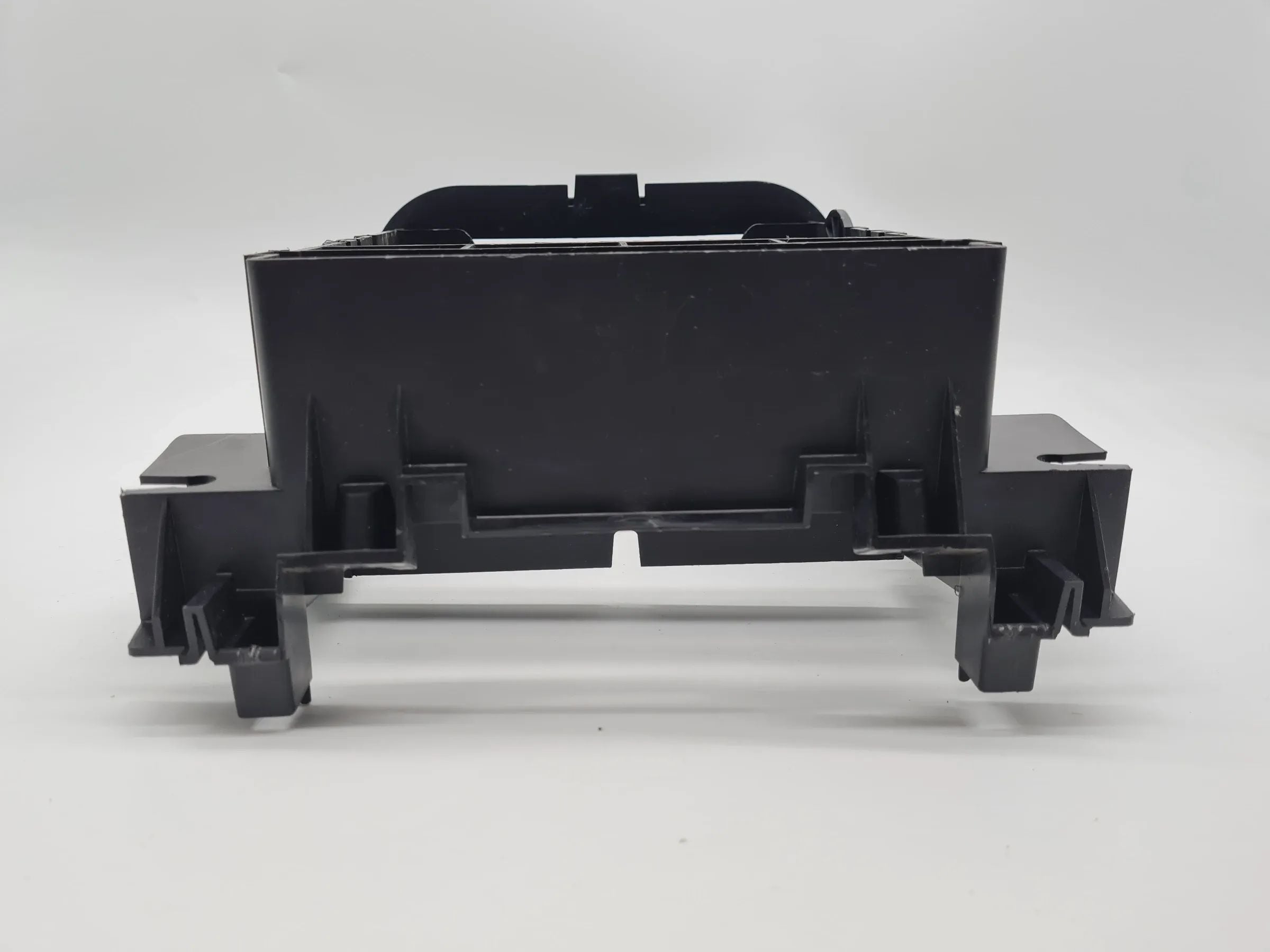 Original Mercedes-Benz C-Klasse (W203) Radioschacht Einbaurahmen A2036800878