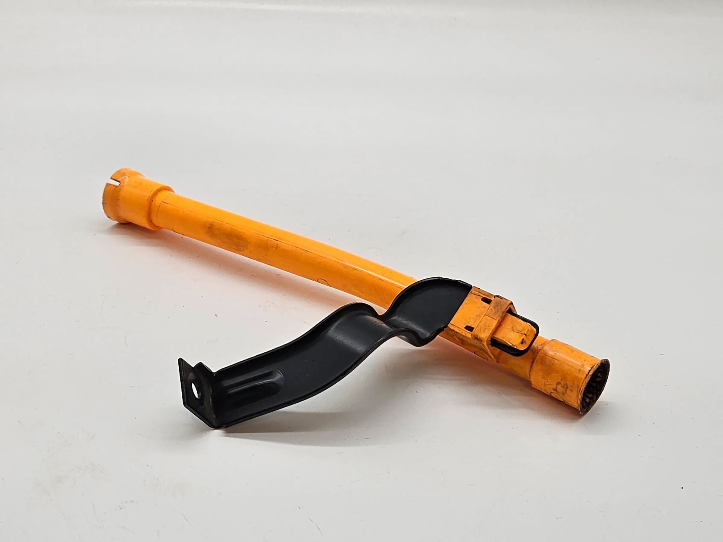 Original Audi Trichter  Führungstrichter 2.0 FSI Öltrichter 06F103663J