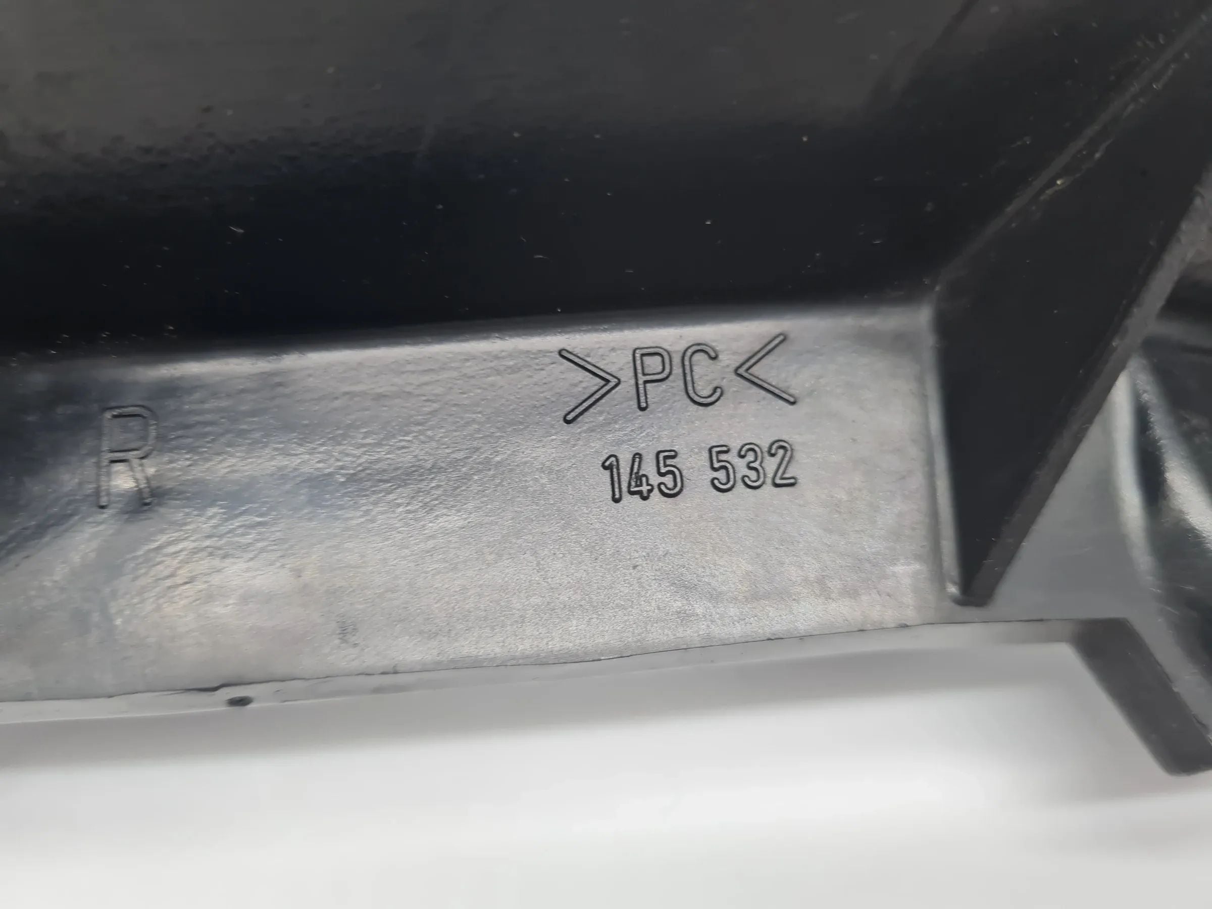 Original BMW 5er (E39) Scheinwerferhalter Halterung Rechts 145532