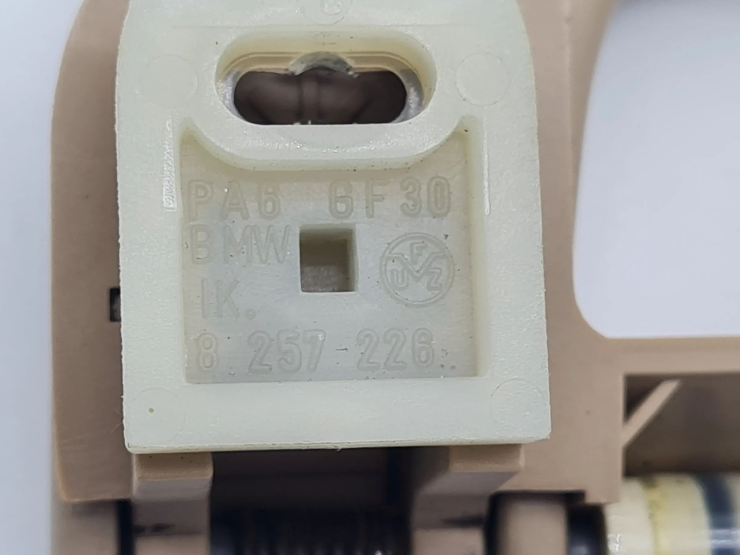 Original BMW X5 (E53) Haltegriff Dachgriff Hell Beige 8257226