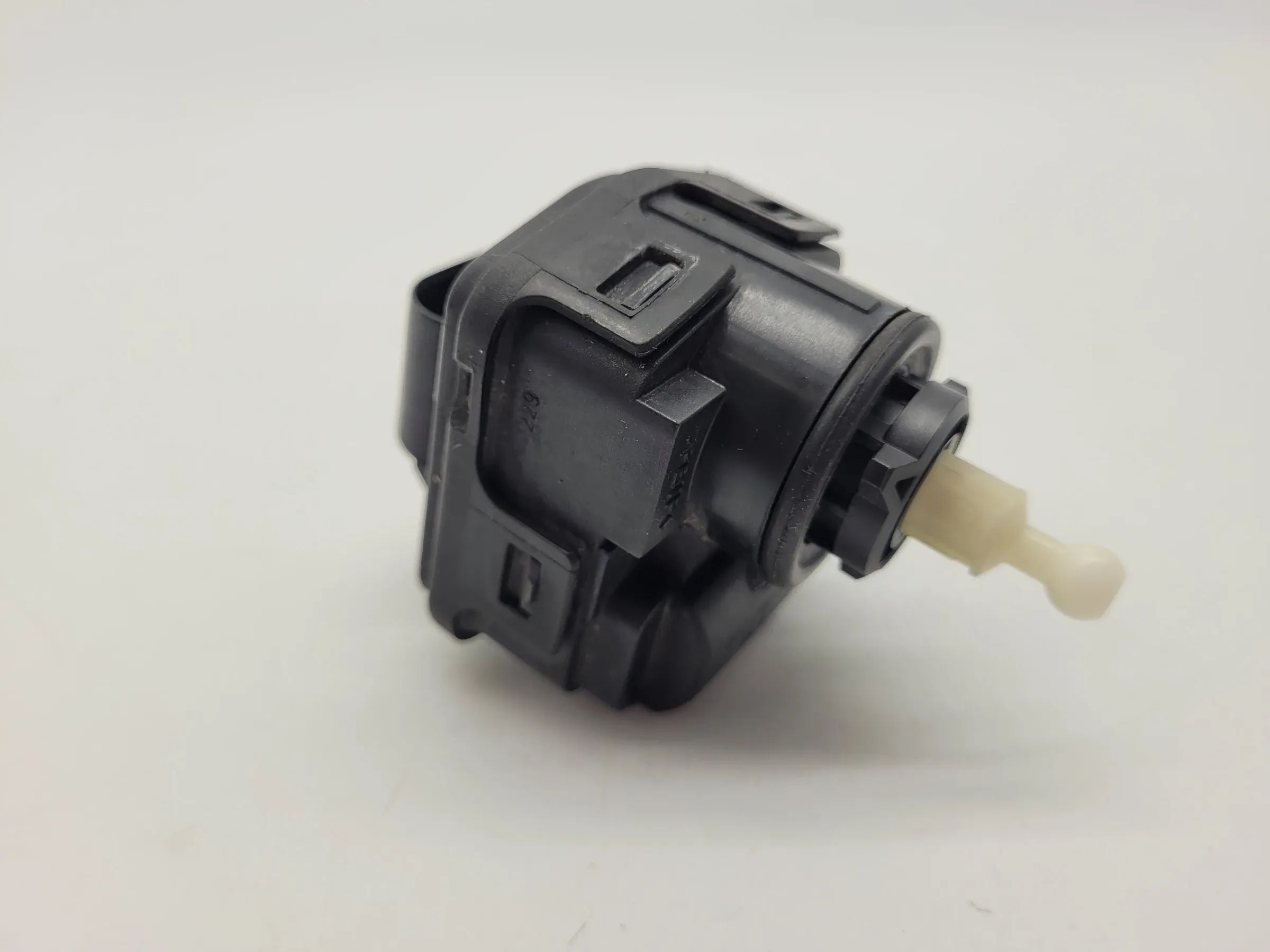 Original Audi A3 (8L1) Scheinwerfer Stellmotor LWR L/R 8L0941295