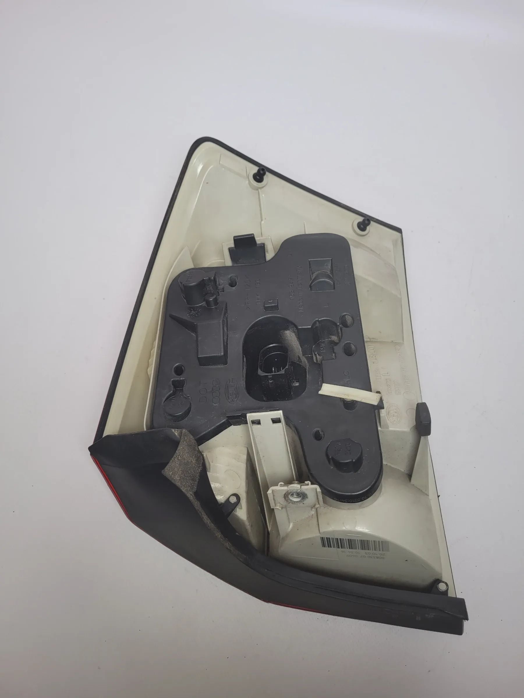 Original Audi A4 (8E2) Rück- & Bremsleuchte Links 153947