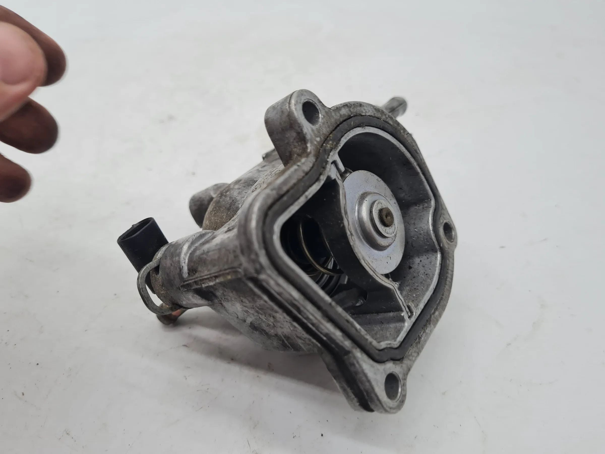 Mercedes Sprinter 901 Thermostat Kühlung Rechts A6112031275 Original