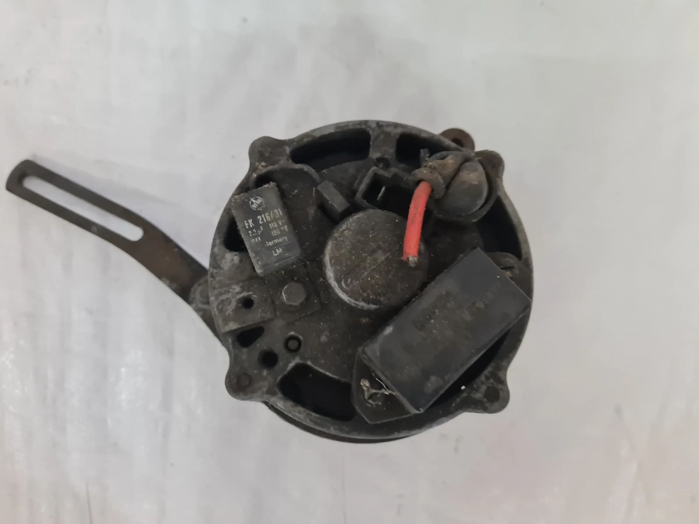 Original Bosch Lichtmaschine Generator Oldtimer 0120489605 / 0192052004