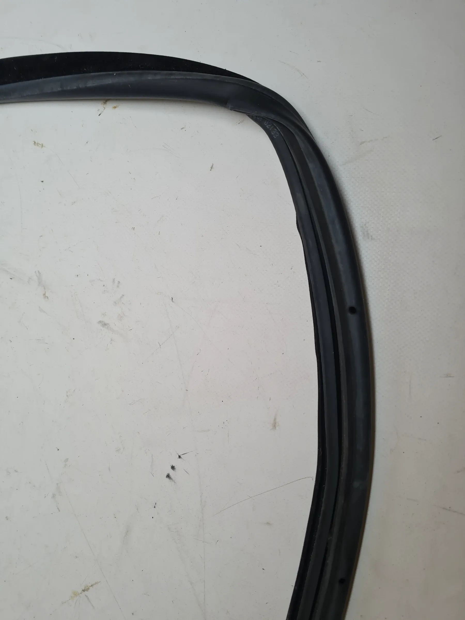 Original BMW 5 Series (E60/E61) Window Seal Door Front Right 7033774