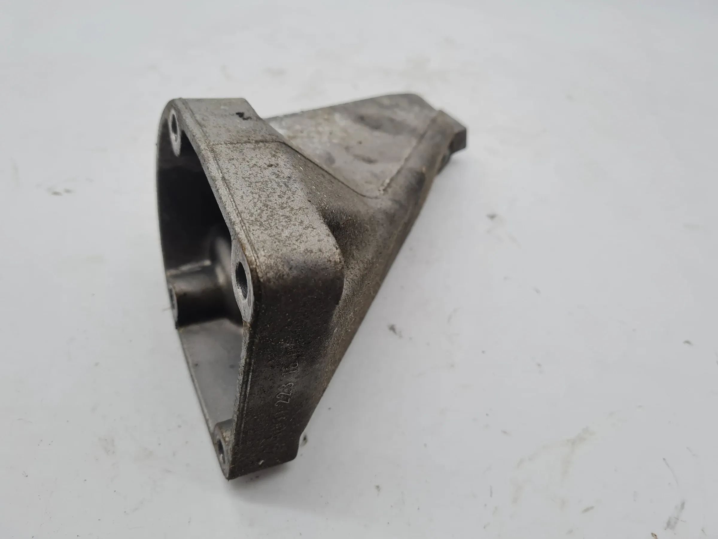 แท่นยึดมอเตอร์ซ้ายแท้ Mercedes C-Class CL203 M111.951 A1112231604