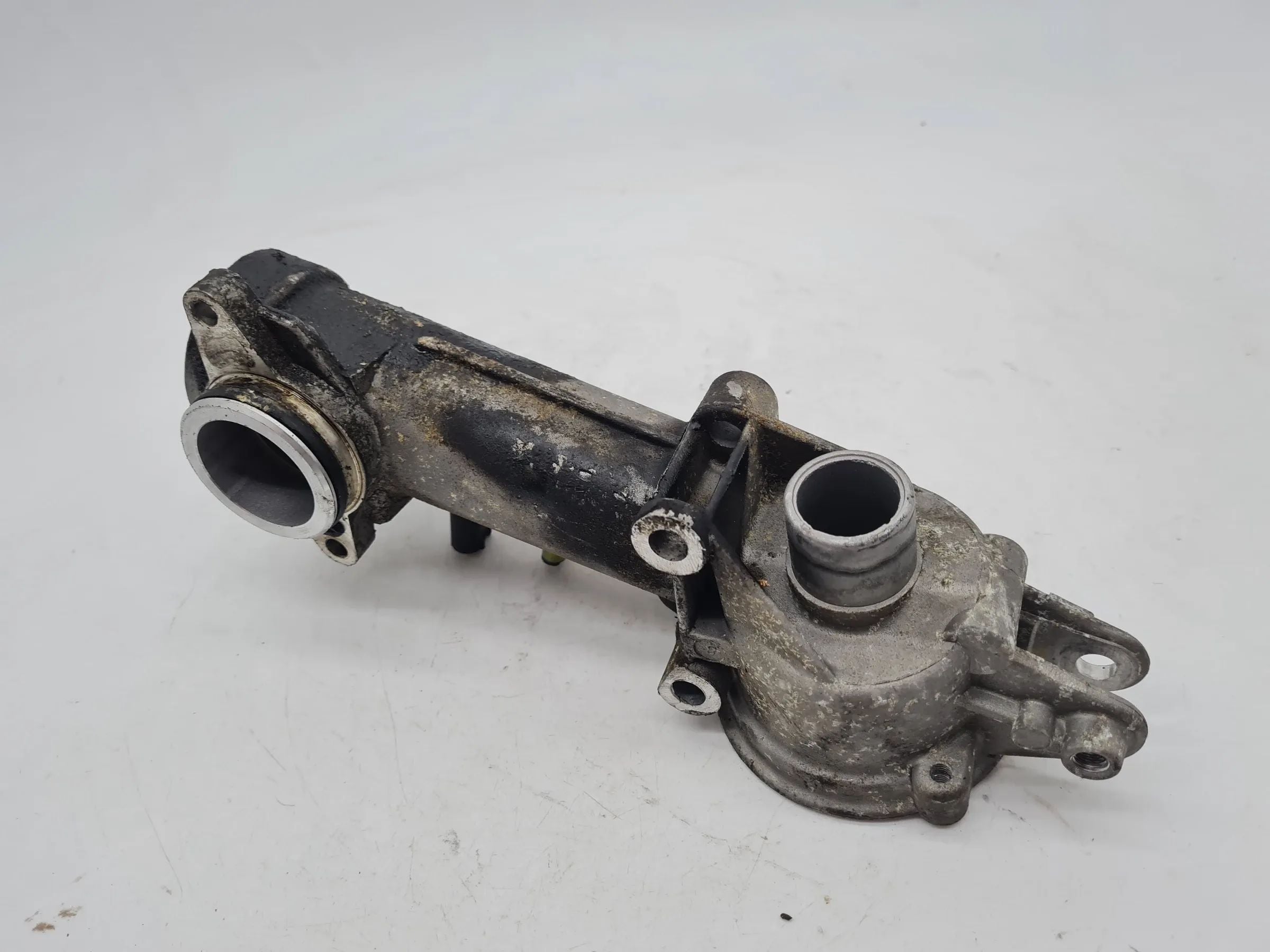 Original Mercedes C-Klasse CL203 サーモスタットハウジング M111.955 A1112030473