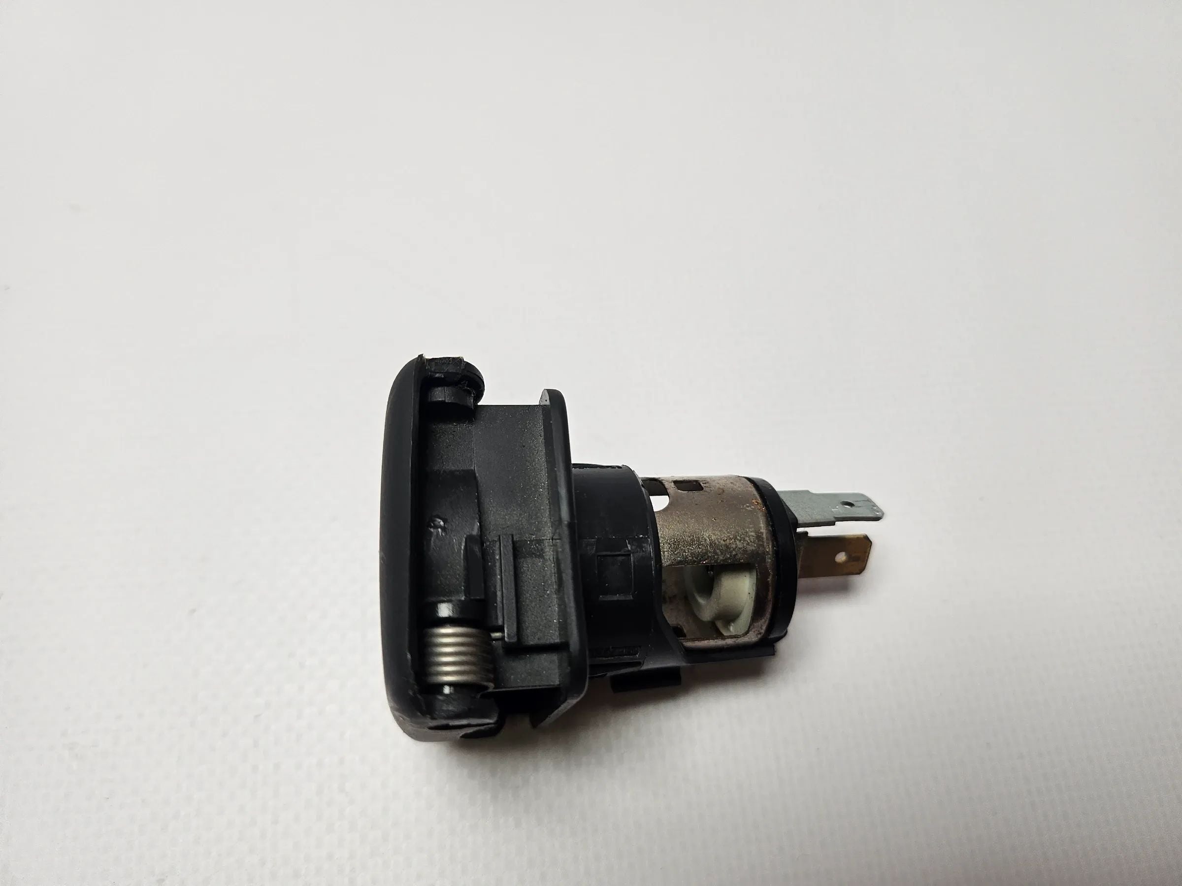 BMW X5 (E53) 2000-06 - Presa 12V Accendisigari 73947050