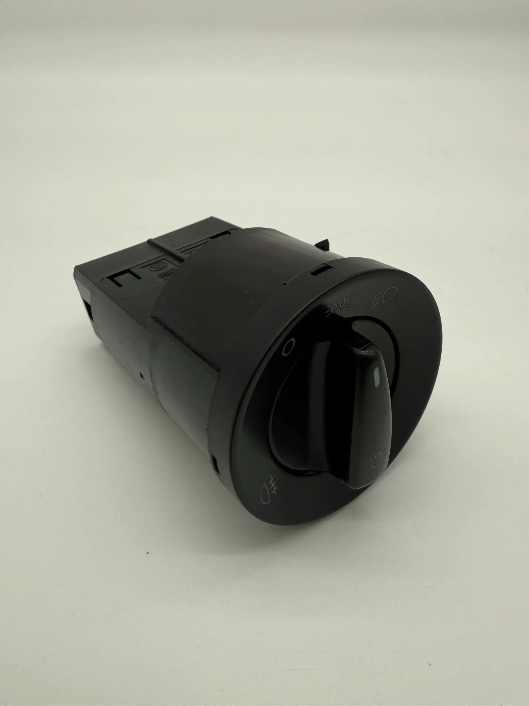 VW PASSAT (3B2) 1.8 Ручная коробка света 1C0941531 04052030 ОРИГИНАЛ