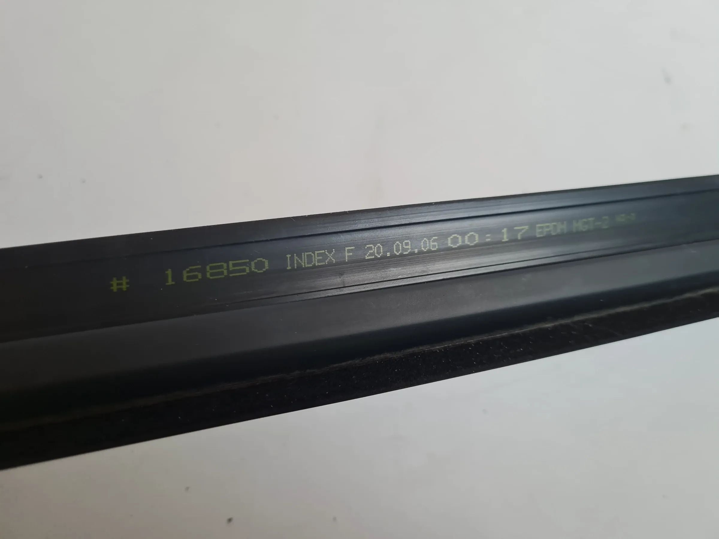 BMW 3er Touring E91 Fenster Dichtung Gummi Hinten Links 16850 Original
