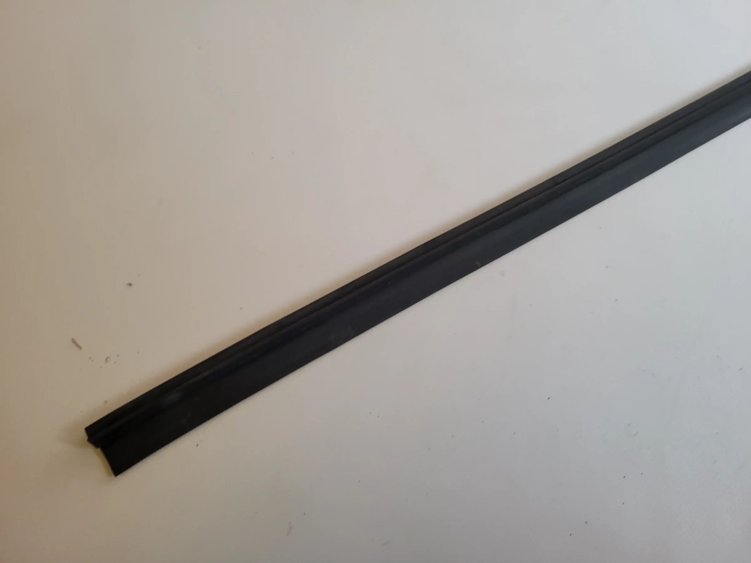 BMW 5er Touring E61 Dichtung Gummi Türgelenk Vorne Rechts 7033790 Original
