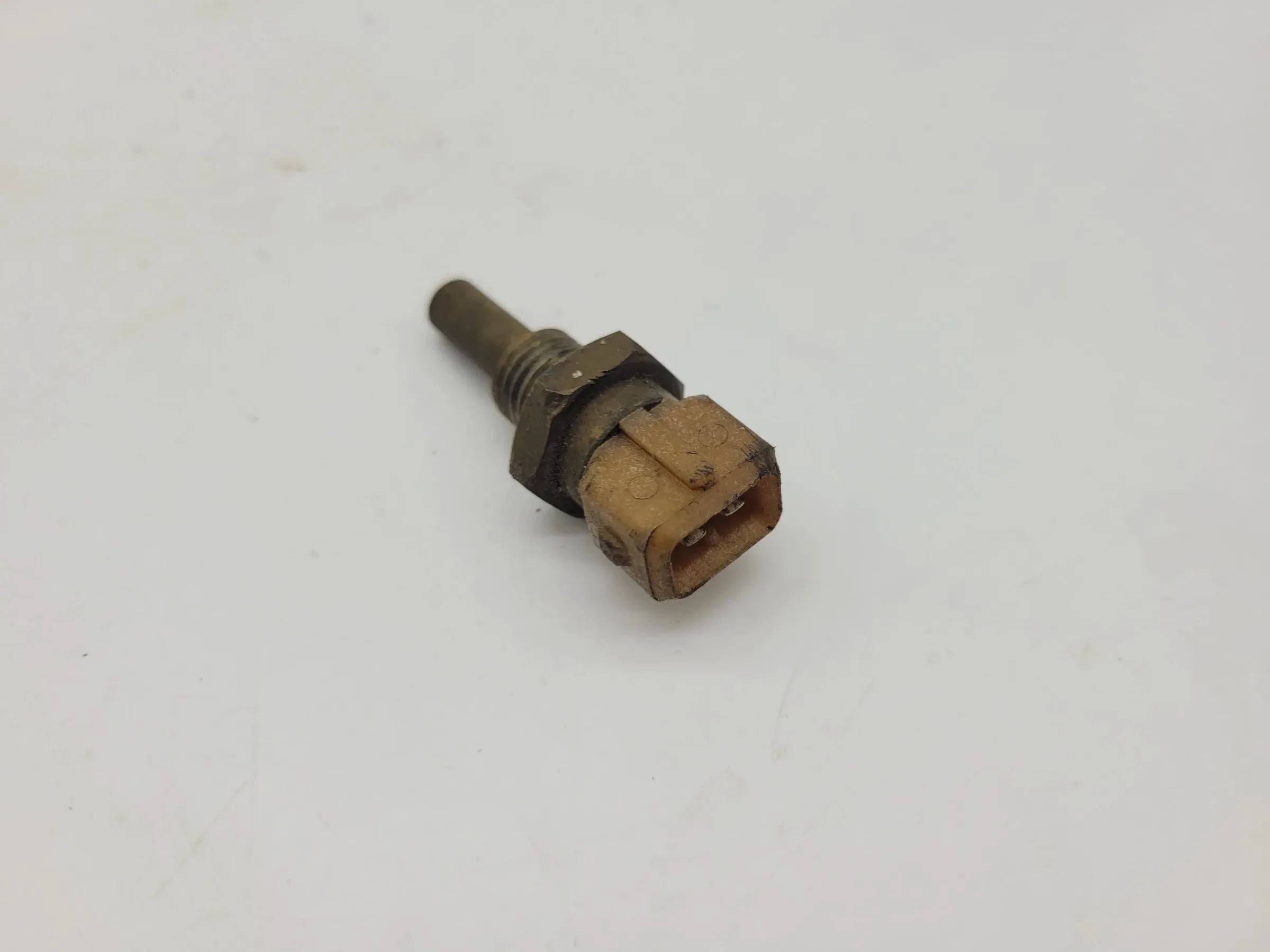 BMW 5er E28 E34 6er E24 7er E23 E32 Kühlflüssigkeit Temperaturfühler 0280130023