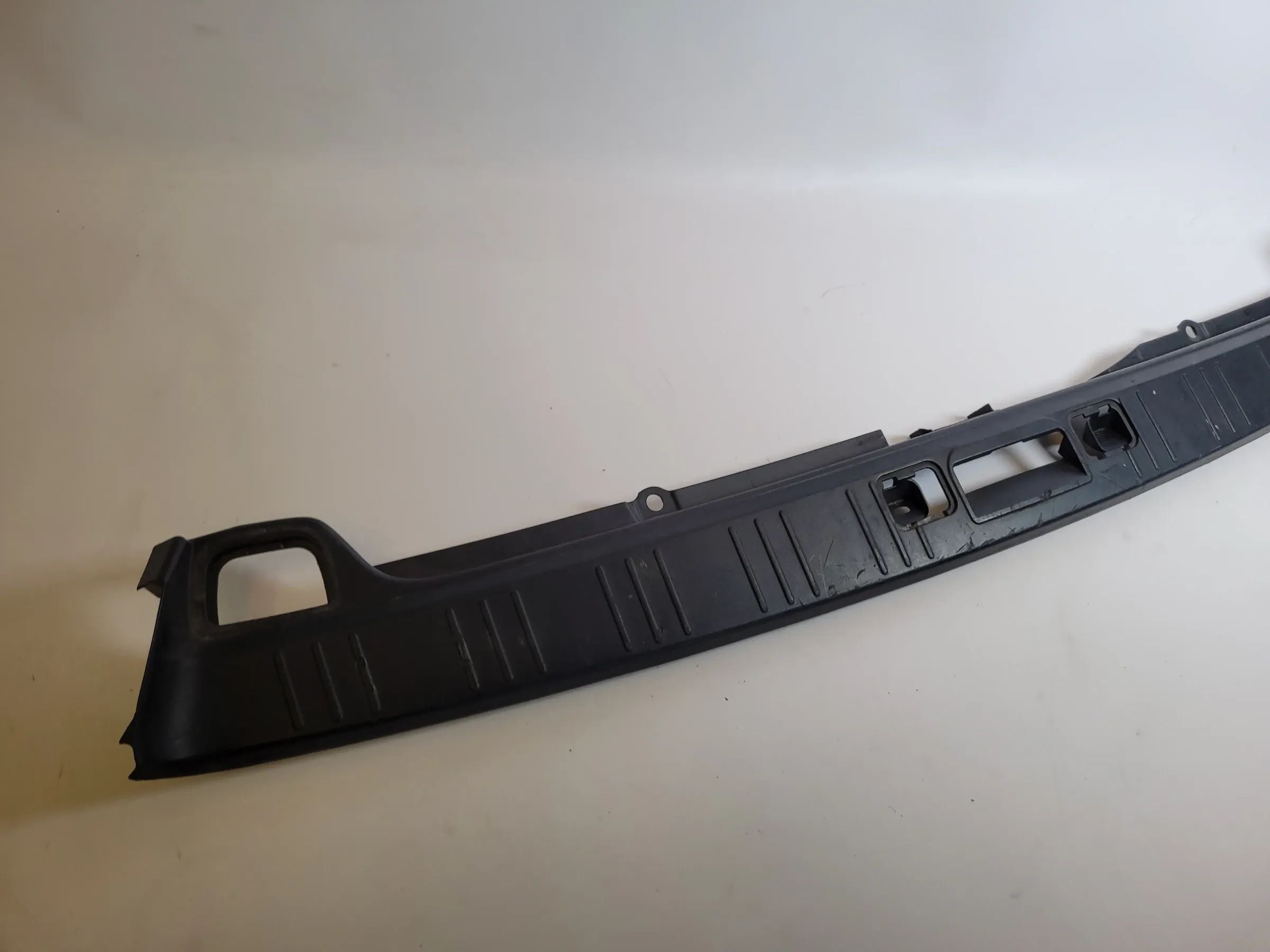 BMW 5er Touring E39 Blende Landekante Kofferraum 51.47-8185232 Original