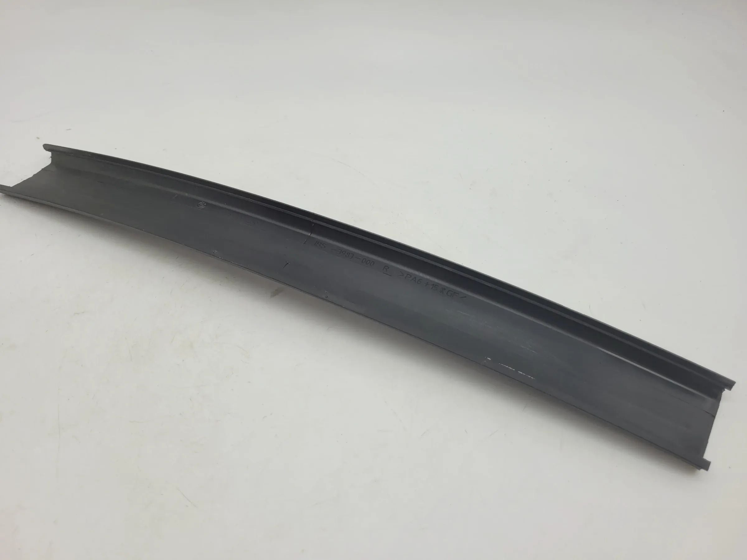 BMW 5er Touring E39 Fensterführungssteg Hinten Rechts Innen 8189280