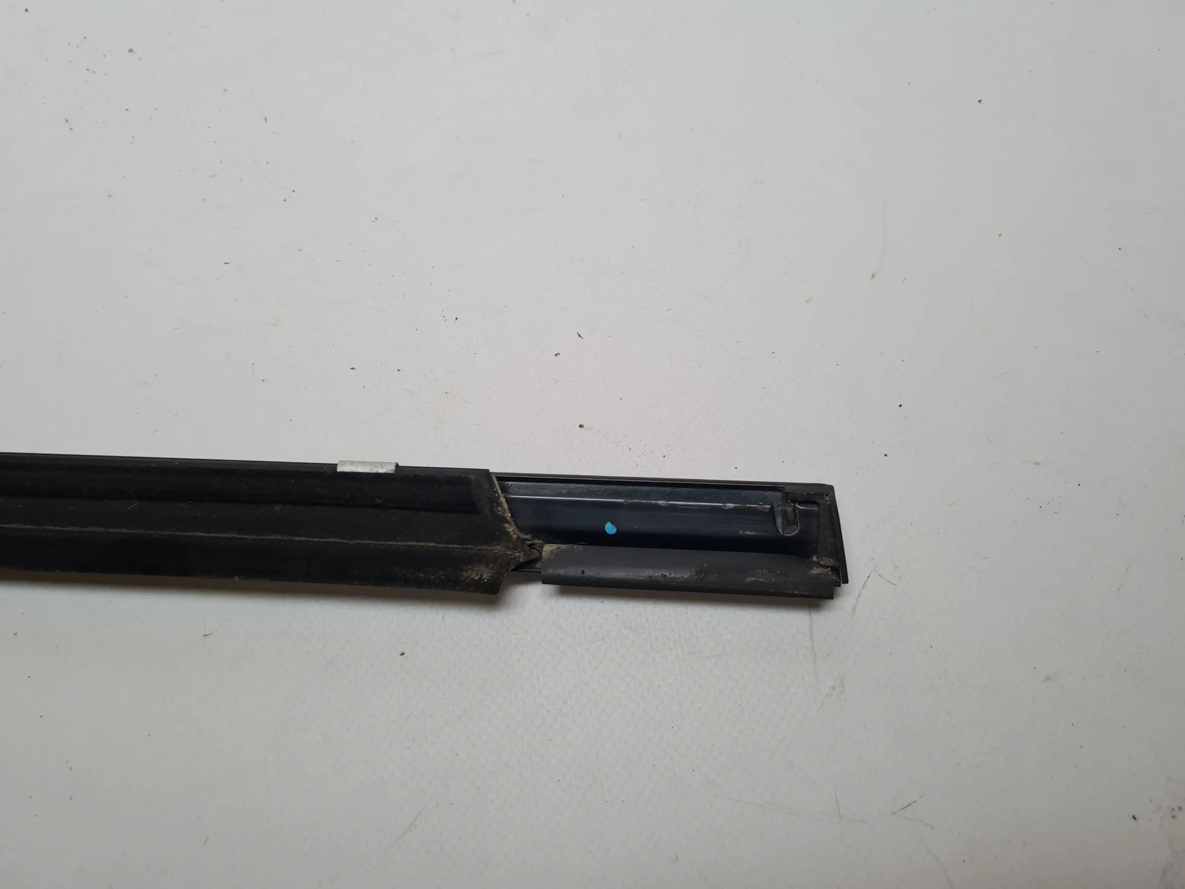 Original Mercedes C-Klasse (CL203) Einstiegsleiste Links Schwarz A2036903180