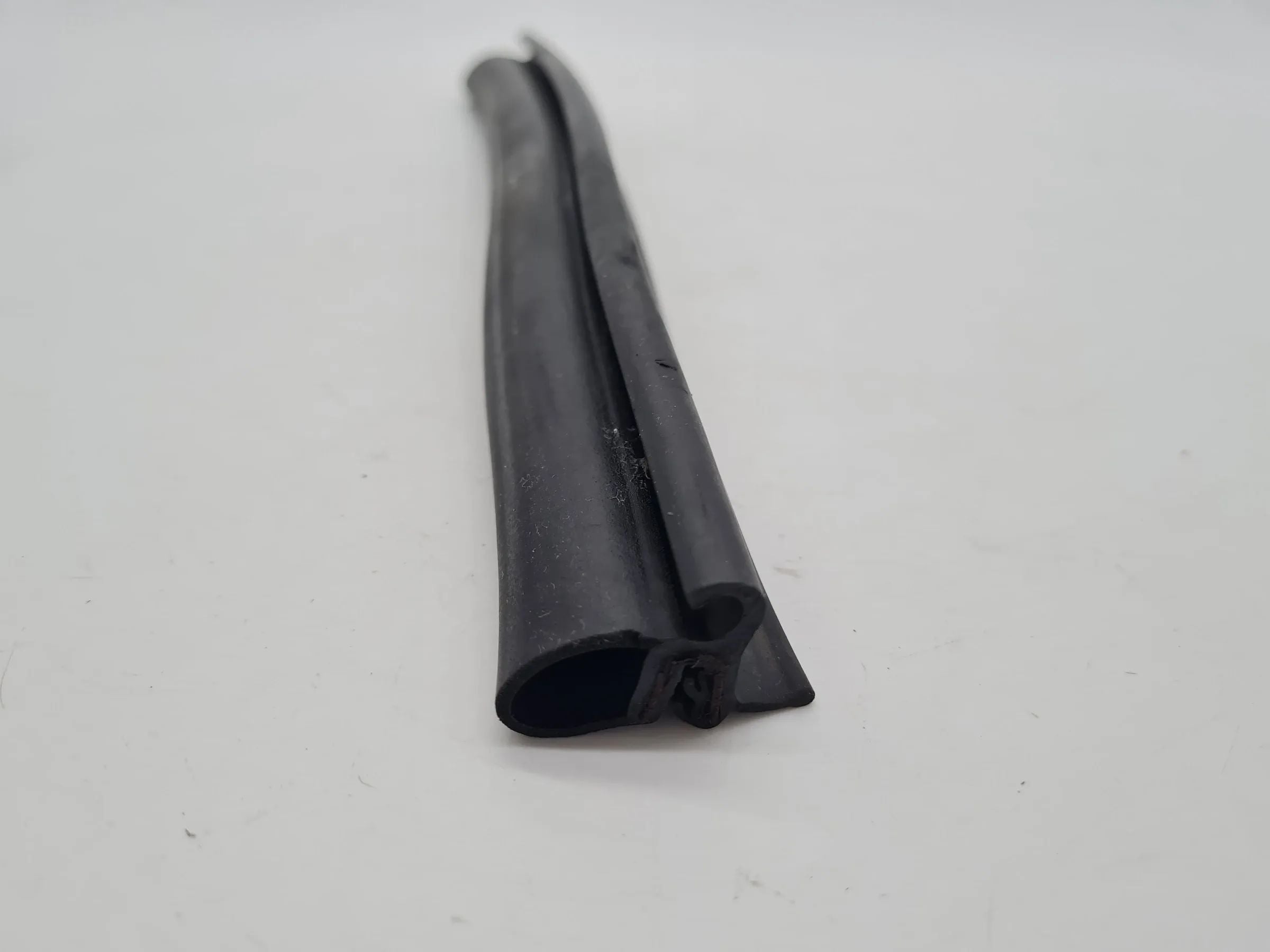 Original Audi A6 (4B2/4B4) Dichtung Gummi Links Vorne Seite