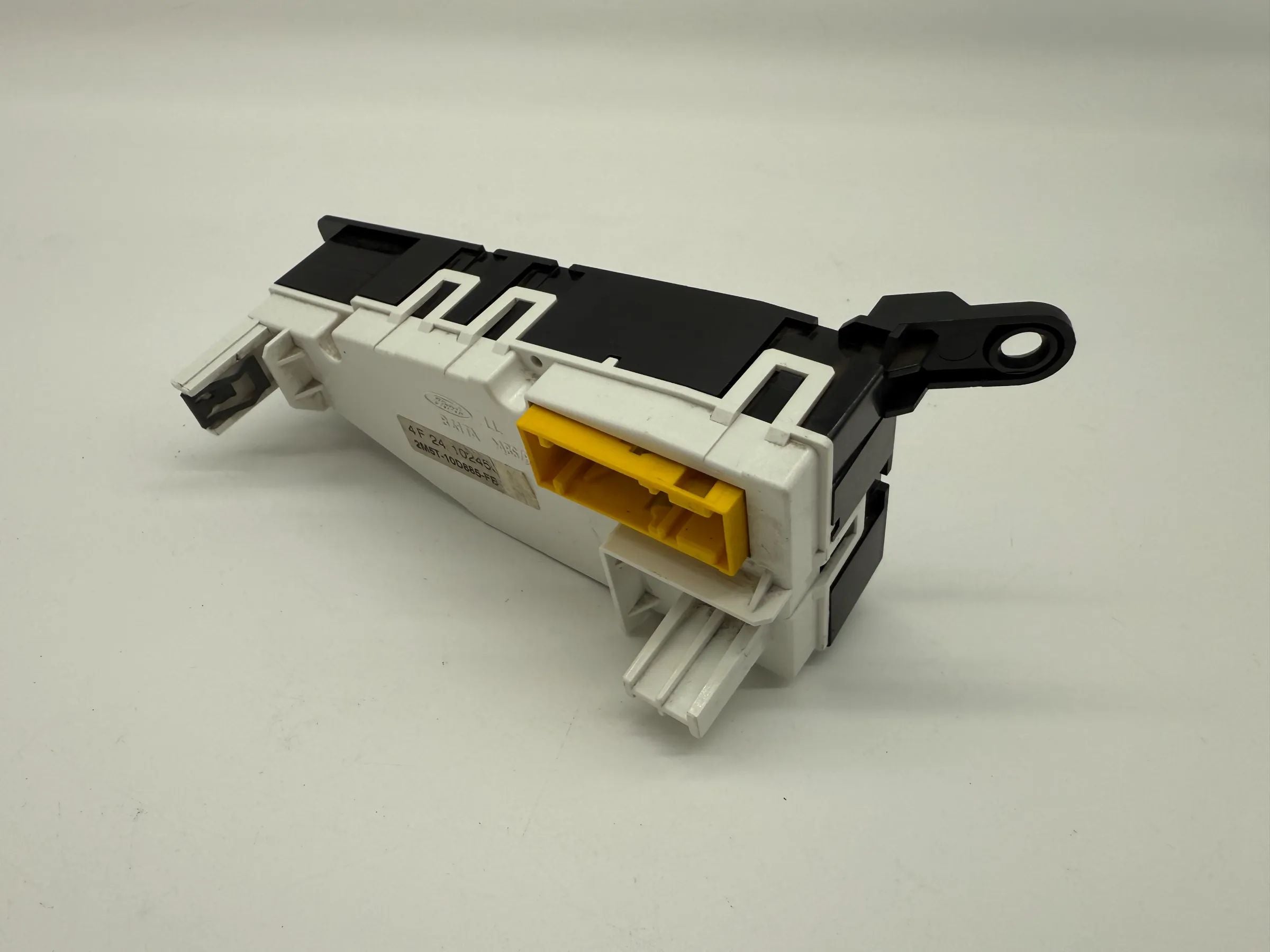 Ford Focus 2004 screen display 2M5T10D885FB KKE5156 