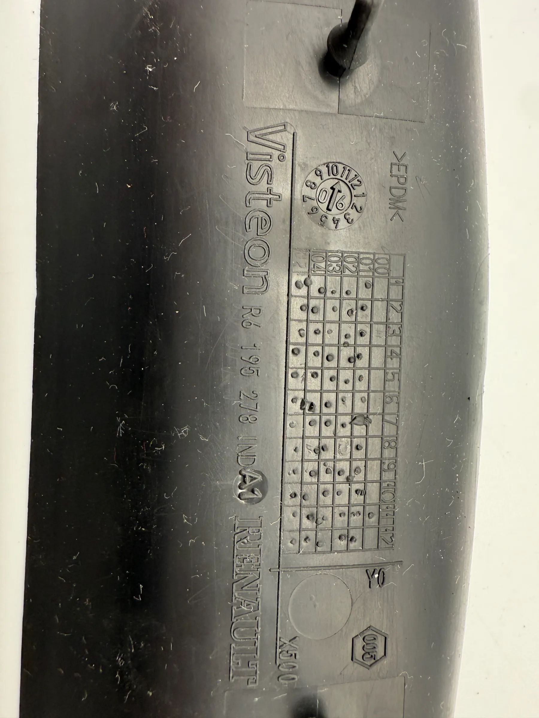 Original Renault Clio II 2 (BB/CB) Gummi EInlage Ablage R6195278