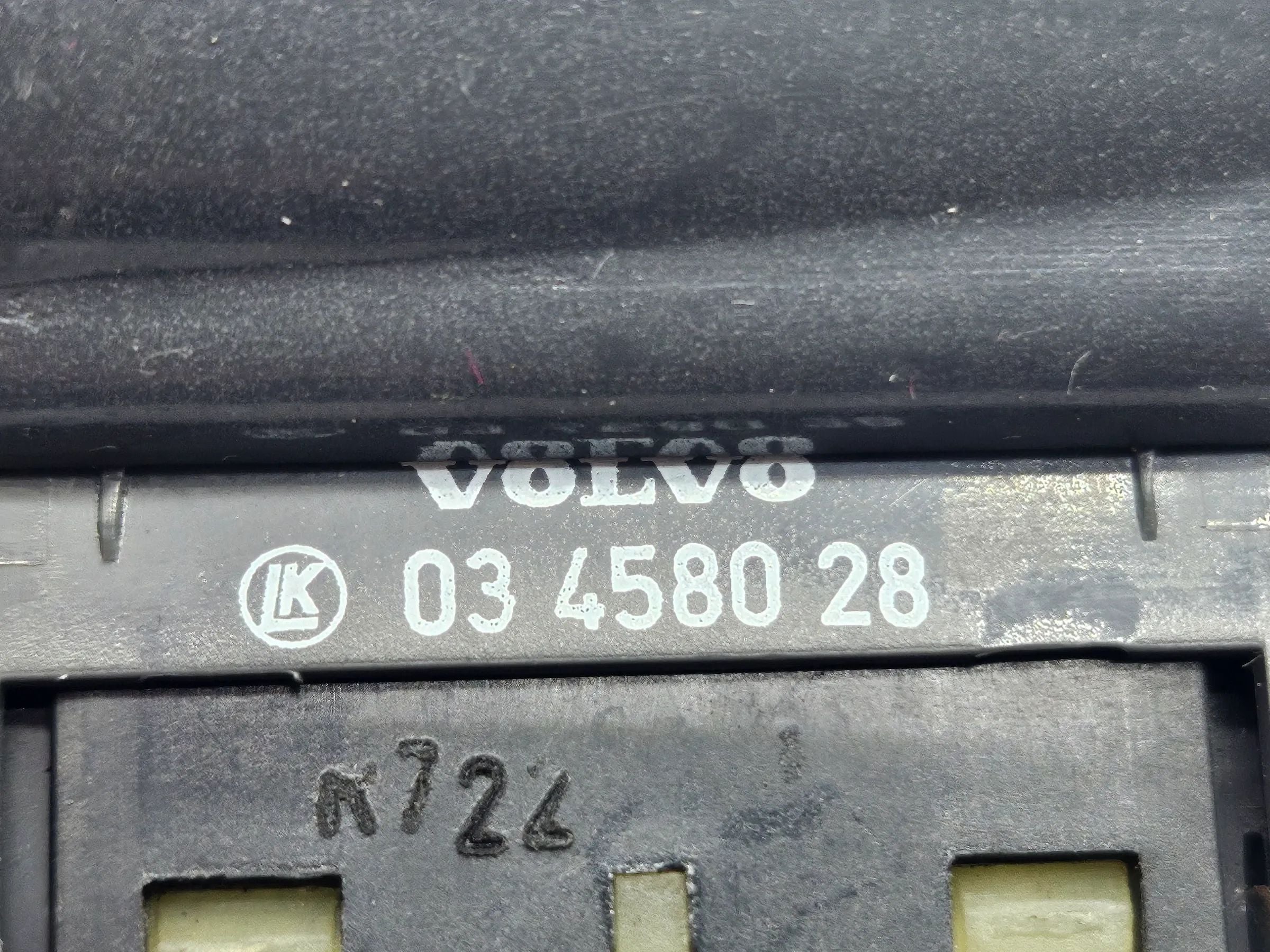Oryginalna szybka tylna lewa Volvo V40 Kombi VW 1.8i 16V manualna 03458028 821429
