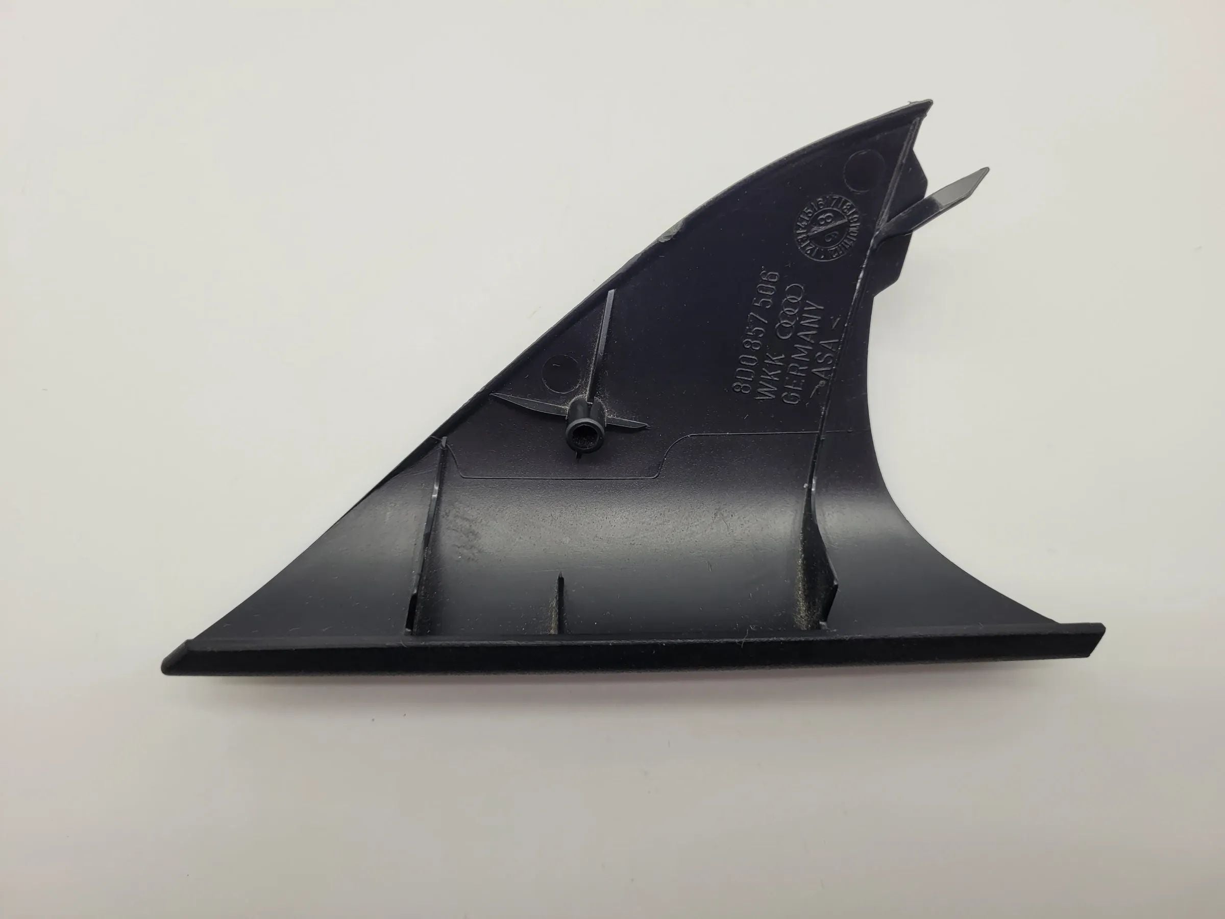 Original Audi A4 (8D) Abdeckung Spiegeldreieck 8D0857506