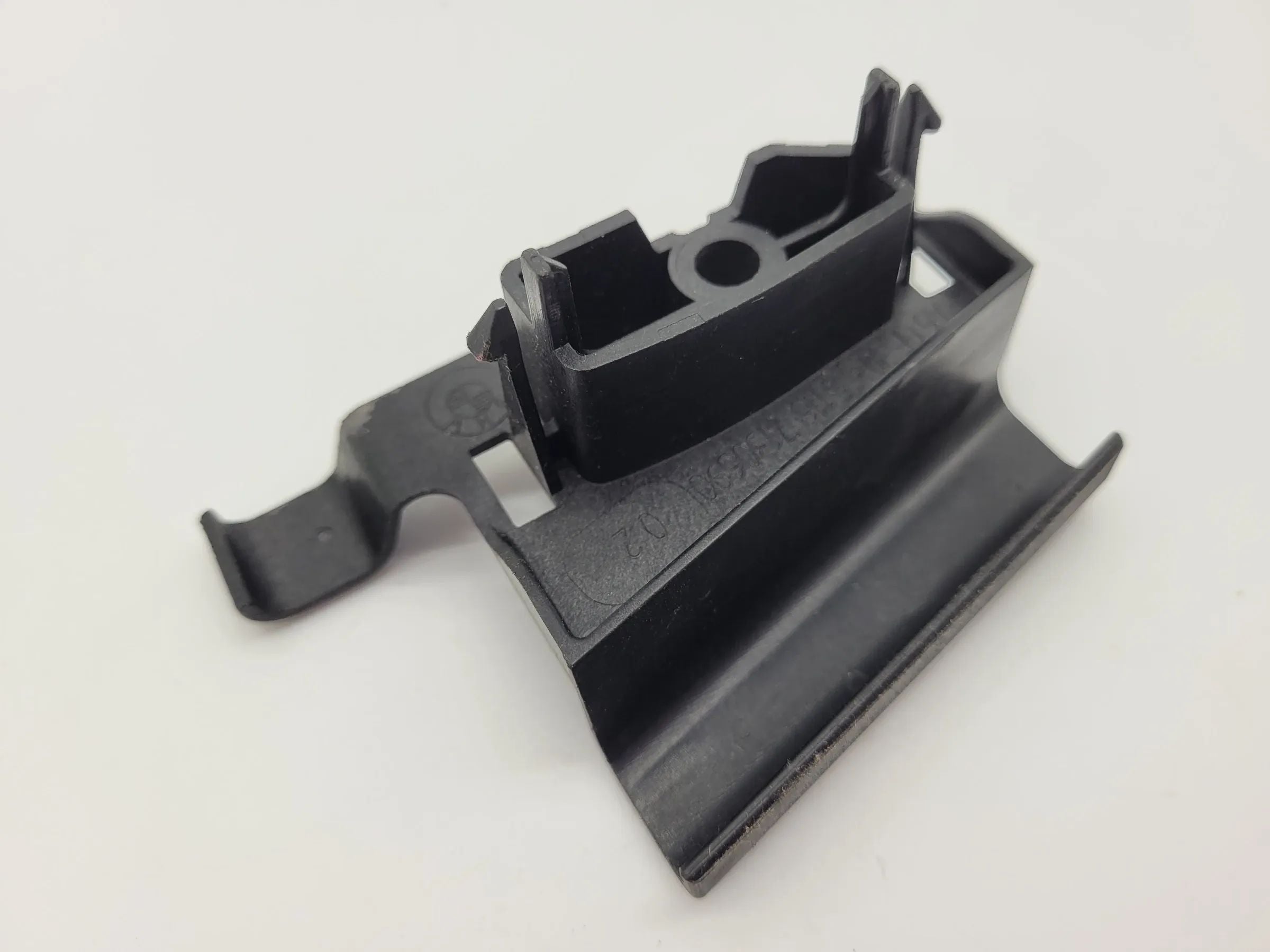 BMW 3er (E90/E91) Halter Halterung Techts 51167130690