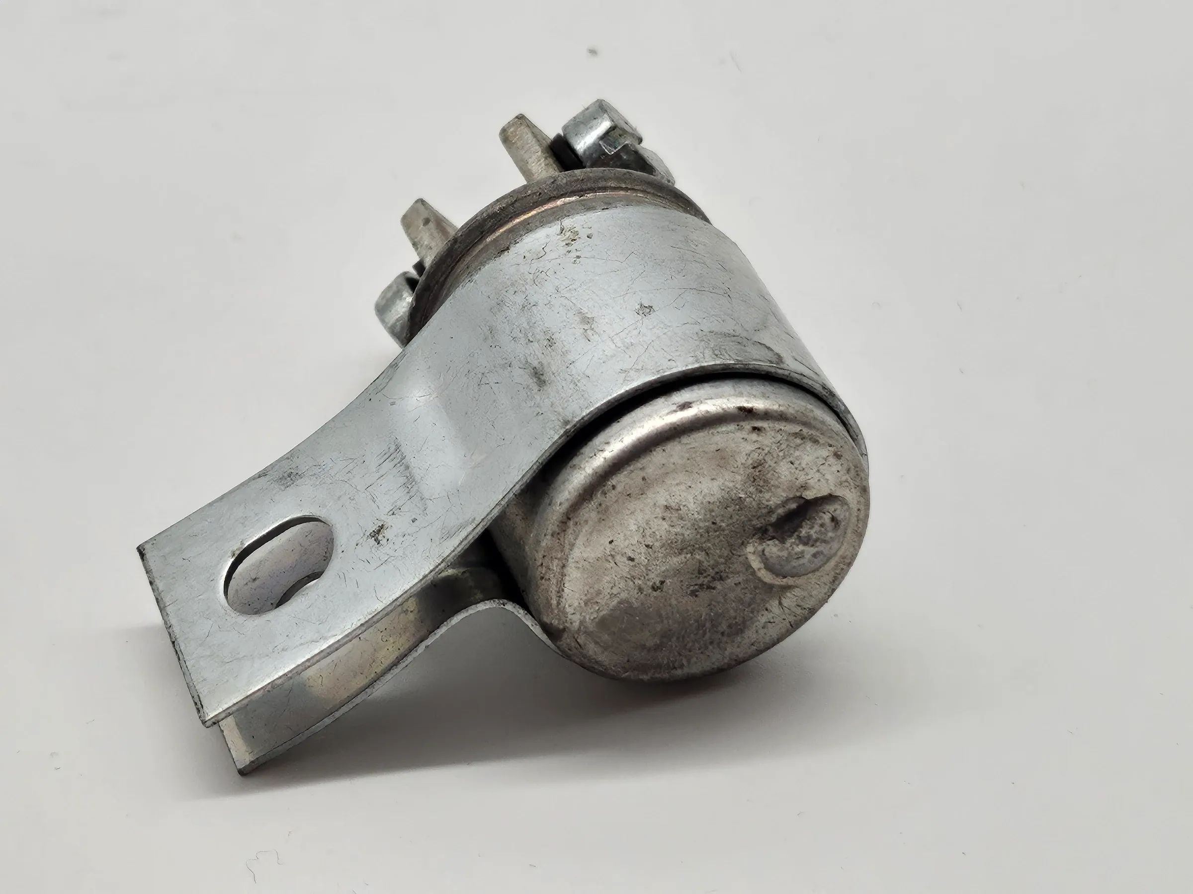 Condensateur Bosch 1 297 330 070 / Condensateur d'allumage avec connexion à vis 1297330070