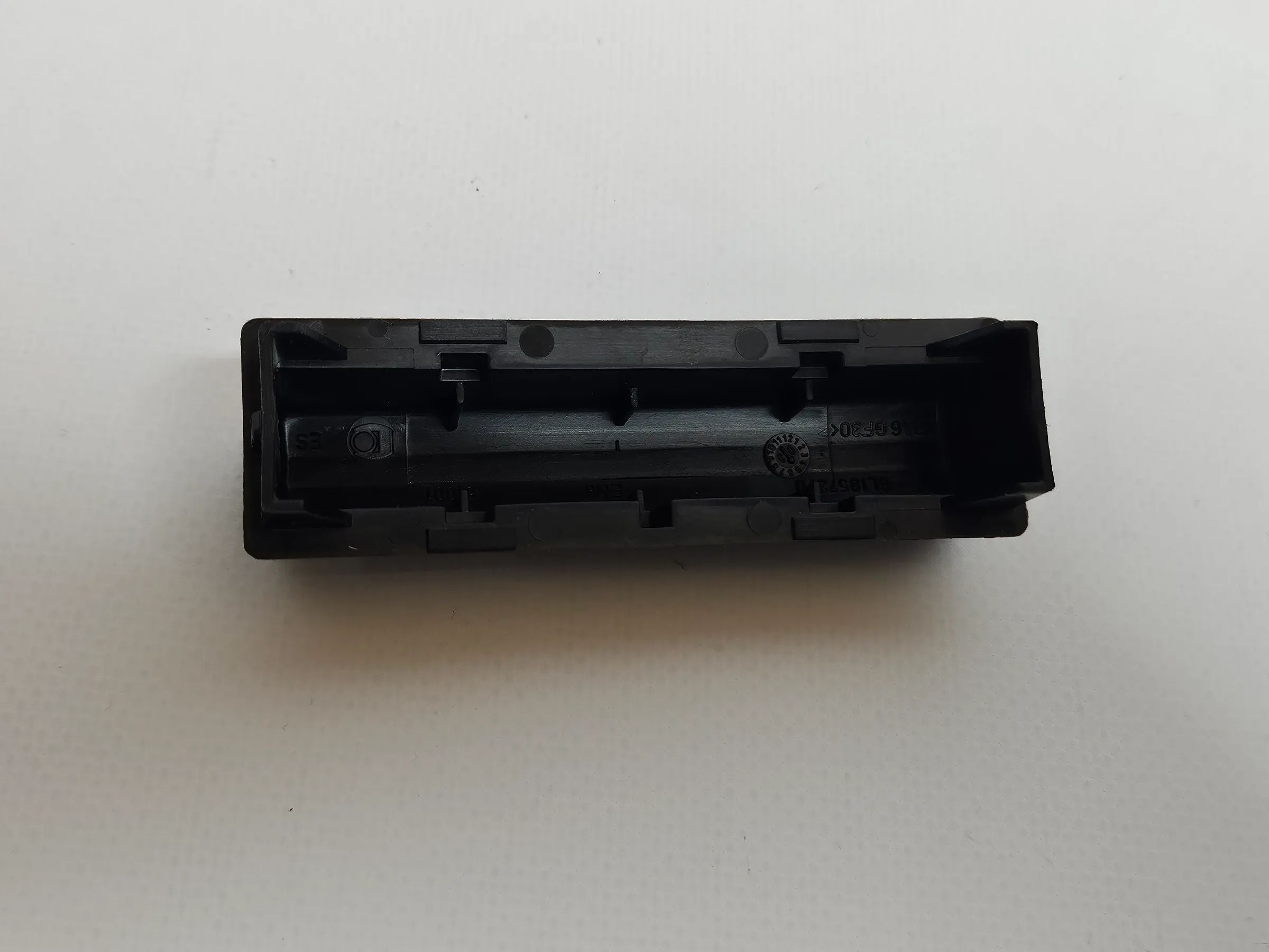 Oryginalna zaślepka ramki konsoli środkowej Seat Ibiza 6L 6L1857370