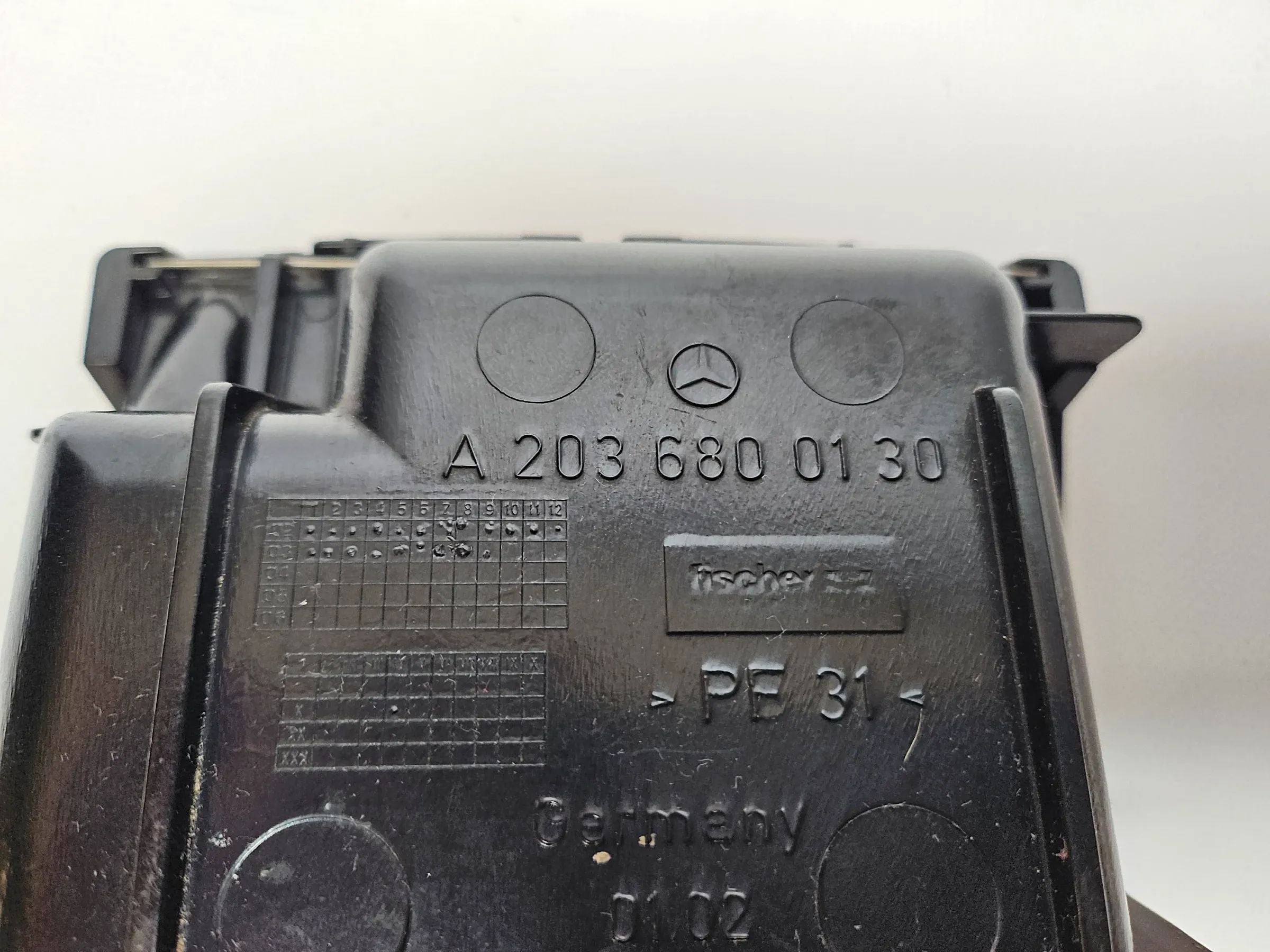 Oryginalny Mercedes Benz W203 C-Klasa Popielniczka Wkład Ramka 2036800130