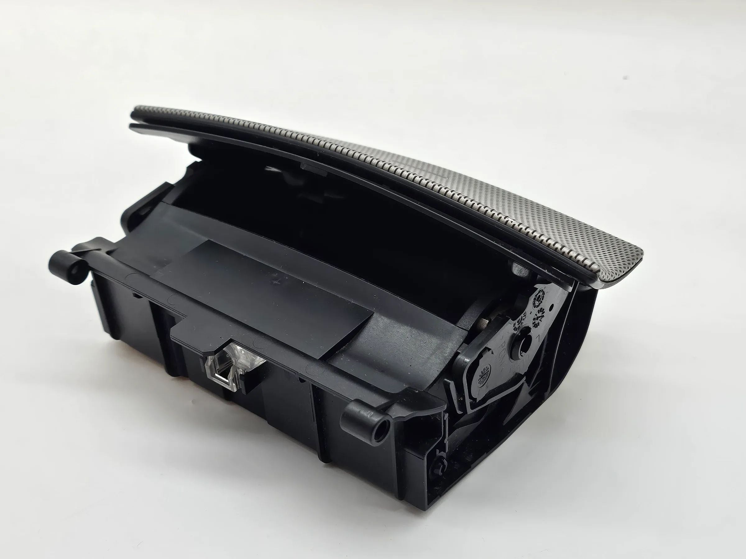 Orig. MERCEDES-BENZ C-KLASSE S203 W203 CL203 Aschenbecher Mitte vorn A2036800852