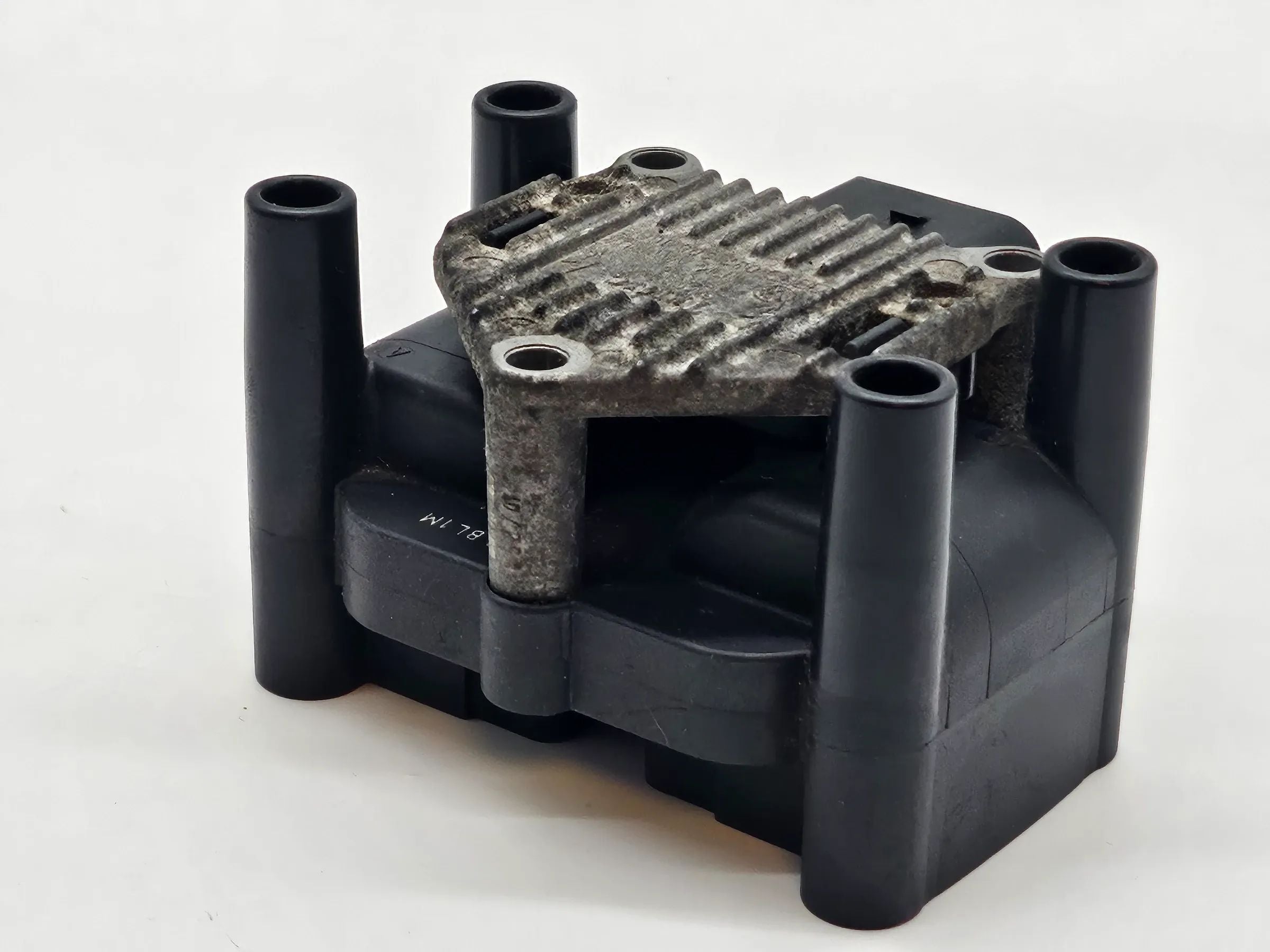 Original TEMIC VW Polo 6N2 Ignition Coil 032905106B 311740