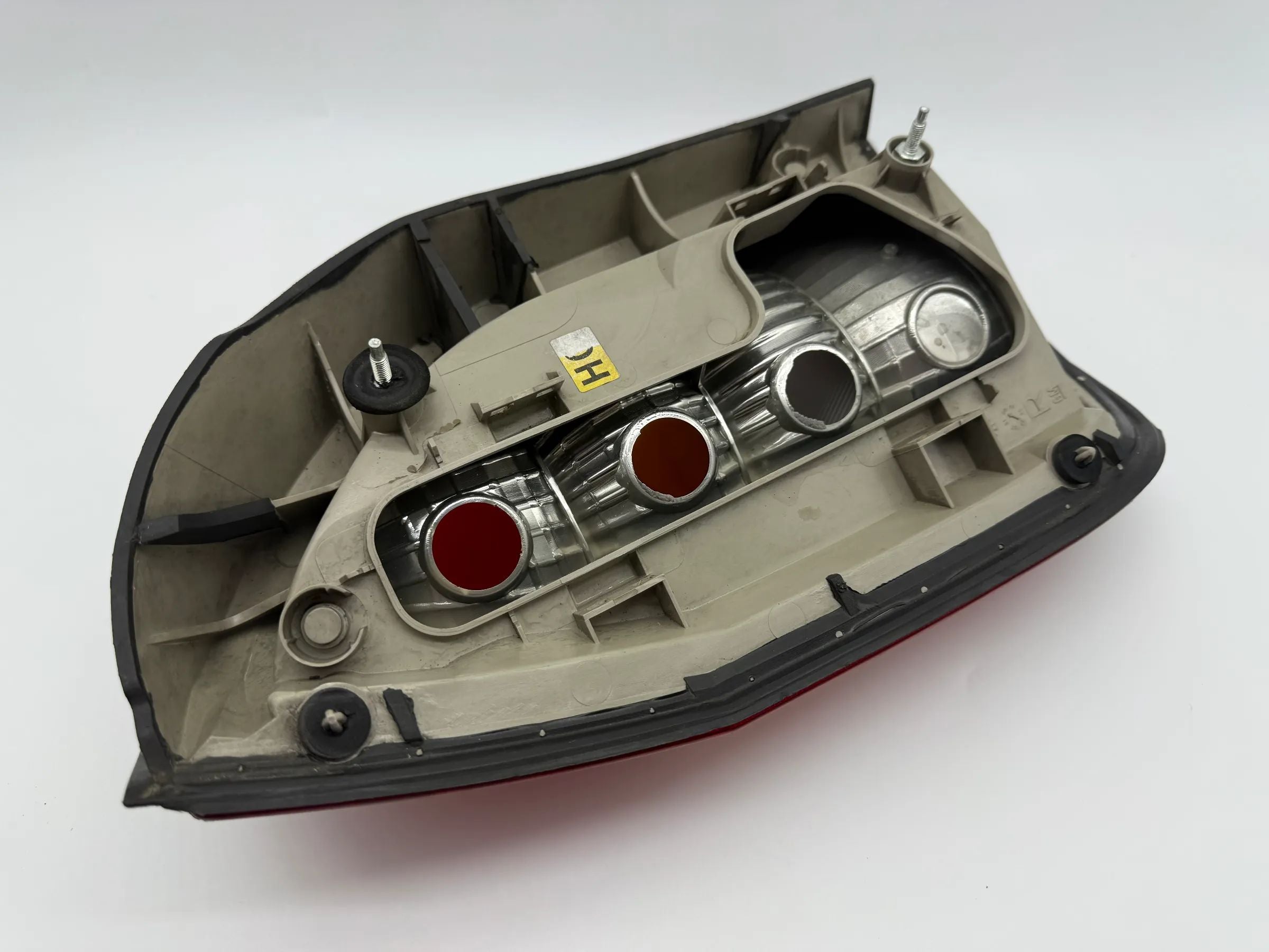 Оригинальный задний правый фонарь Opel Зафира А 2002 Yorka 62281