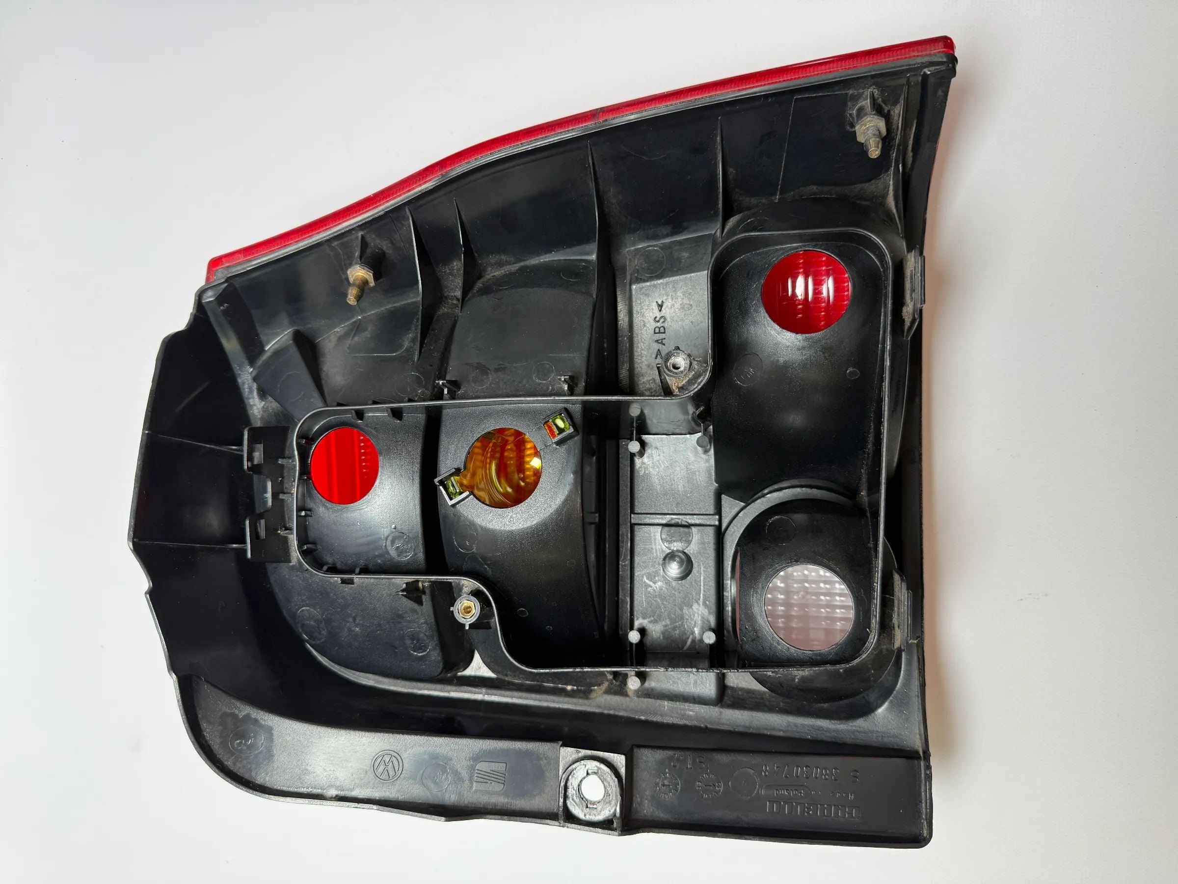 Oryginalna lampa tylna VW Lupo 6E1,/6X1 lewa, Carello 38030748 / 9559