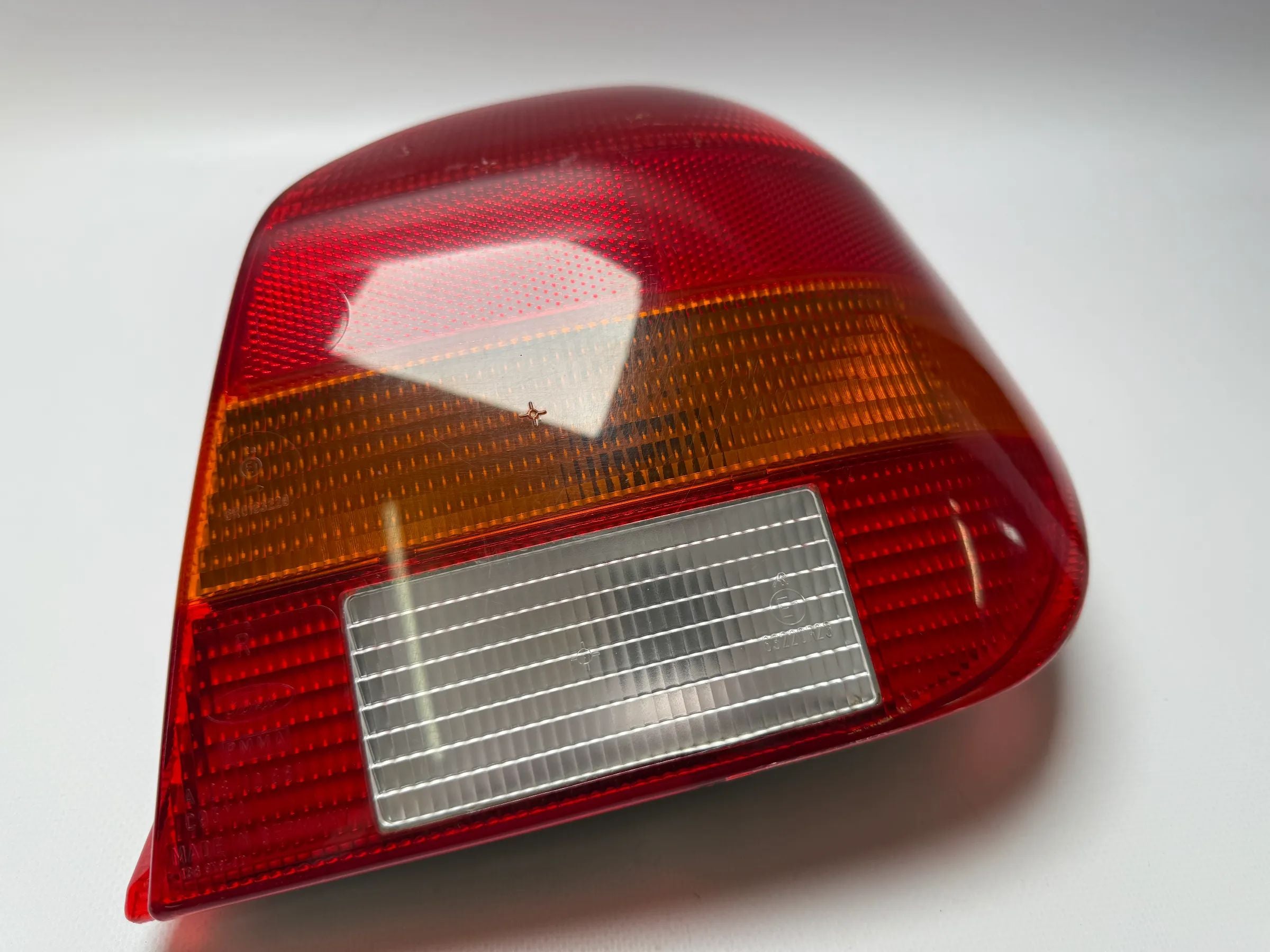 Original Ford Fiesta 3 Mk III GFJ Rücklicht  Rückleuchte Rechts A-28-10.881